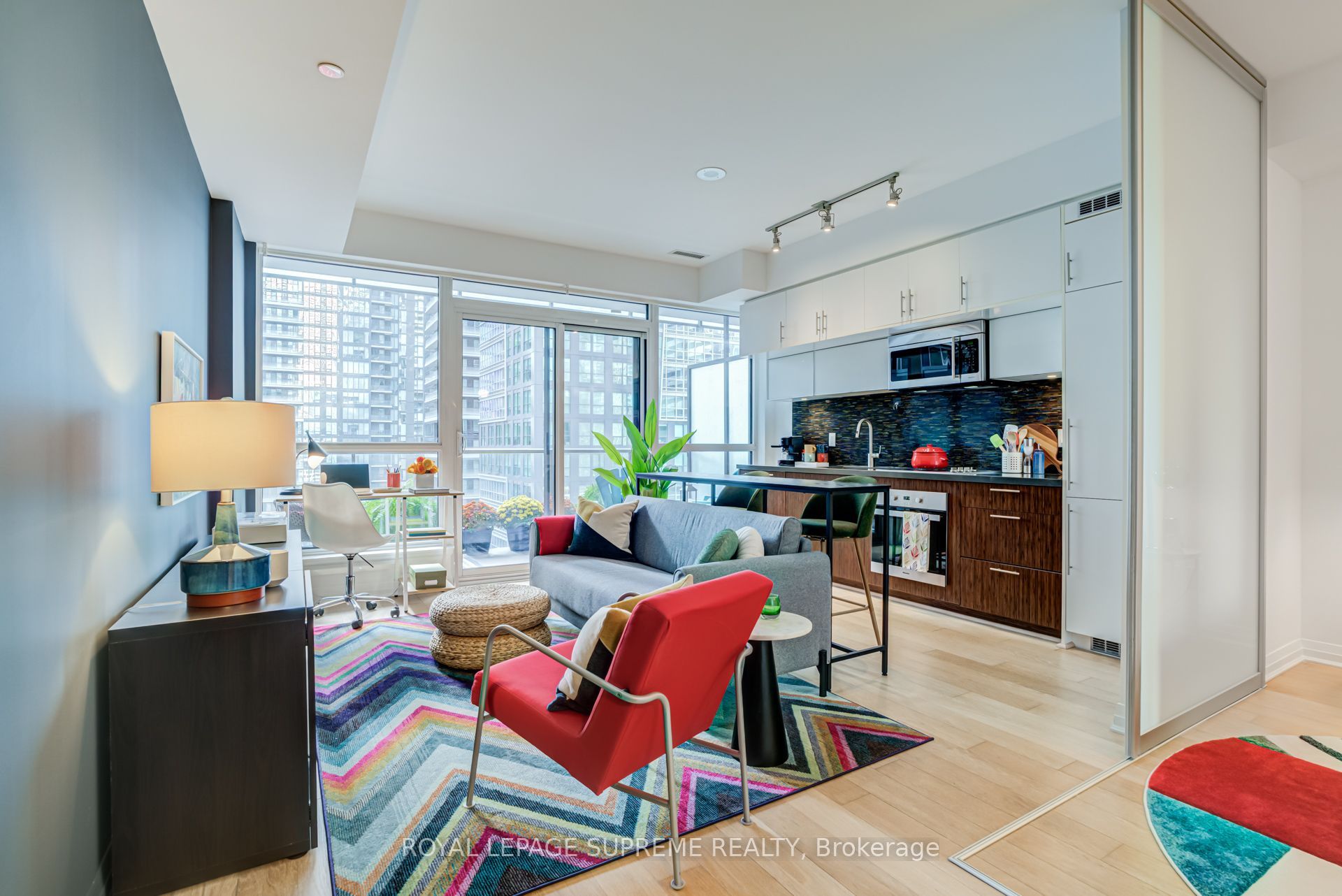 8 Mercer Street 1710, Toronto, ON M5V 0C4 photo 3