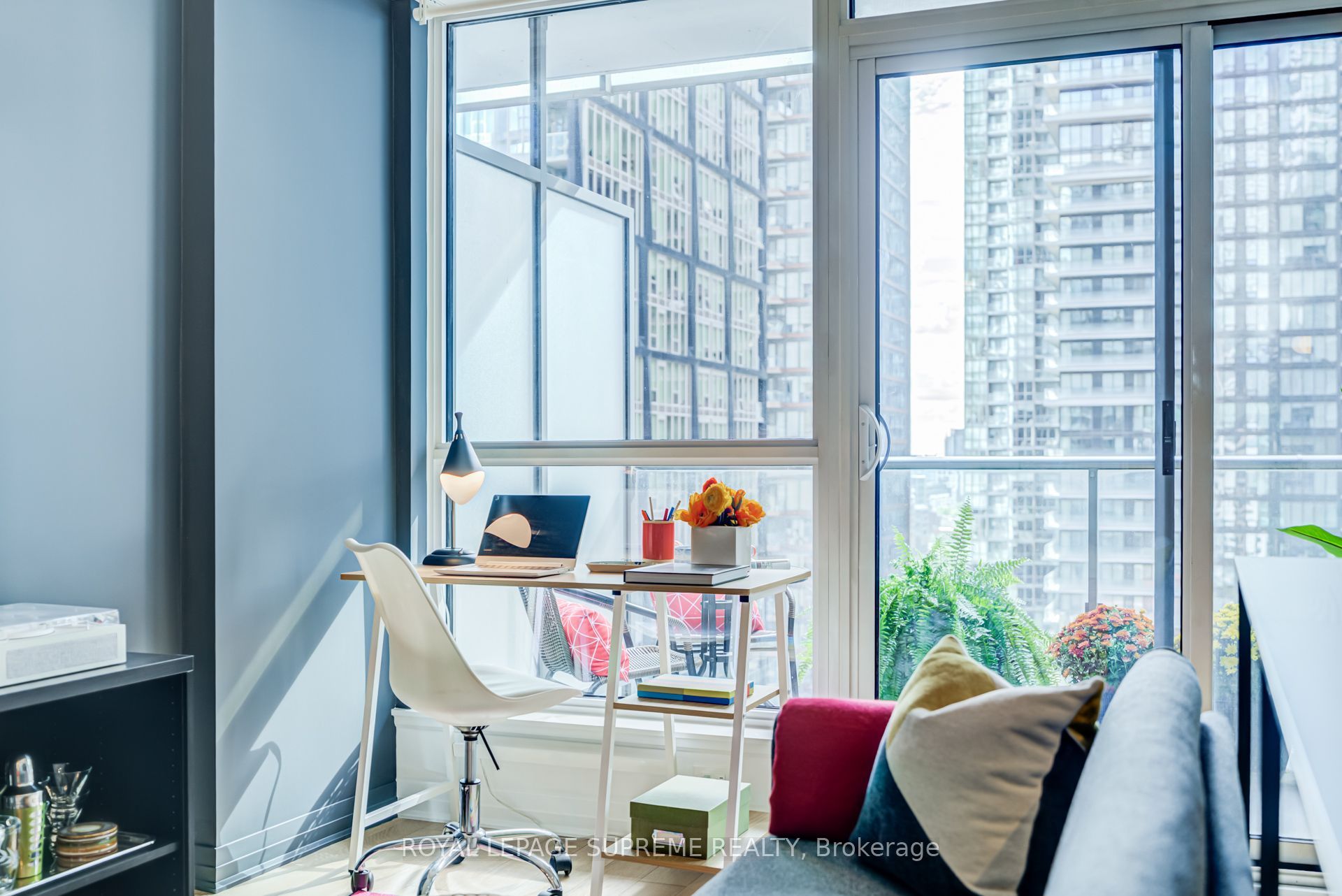 8 Mercer Street 1710, Toronto, ON M5V 0C4 photo 4