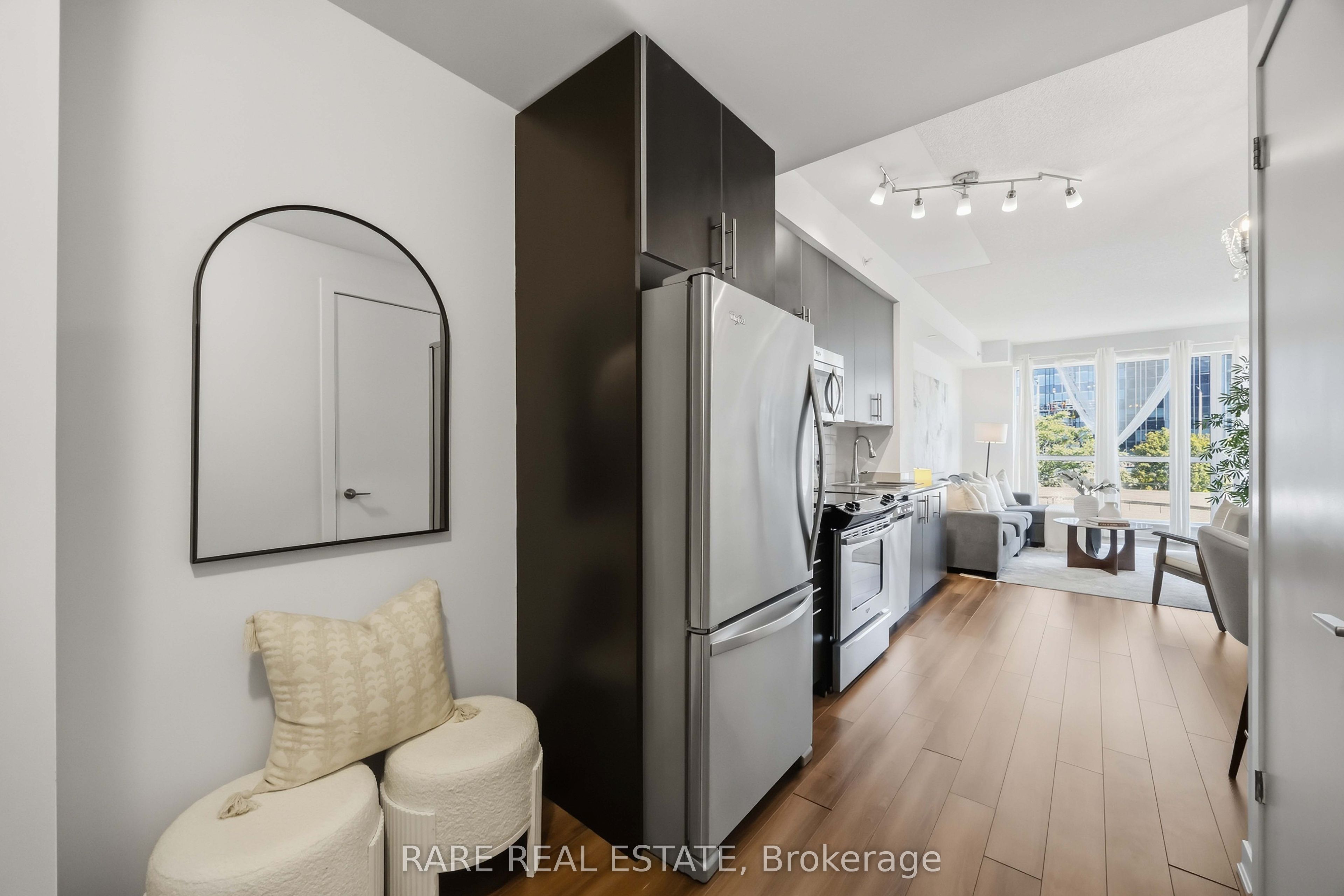 60 Berwick Avenue 518, Toronto, ON M5P 0A3 photo 4