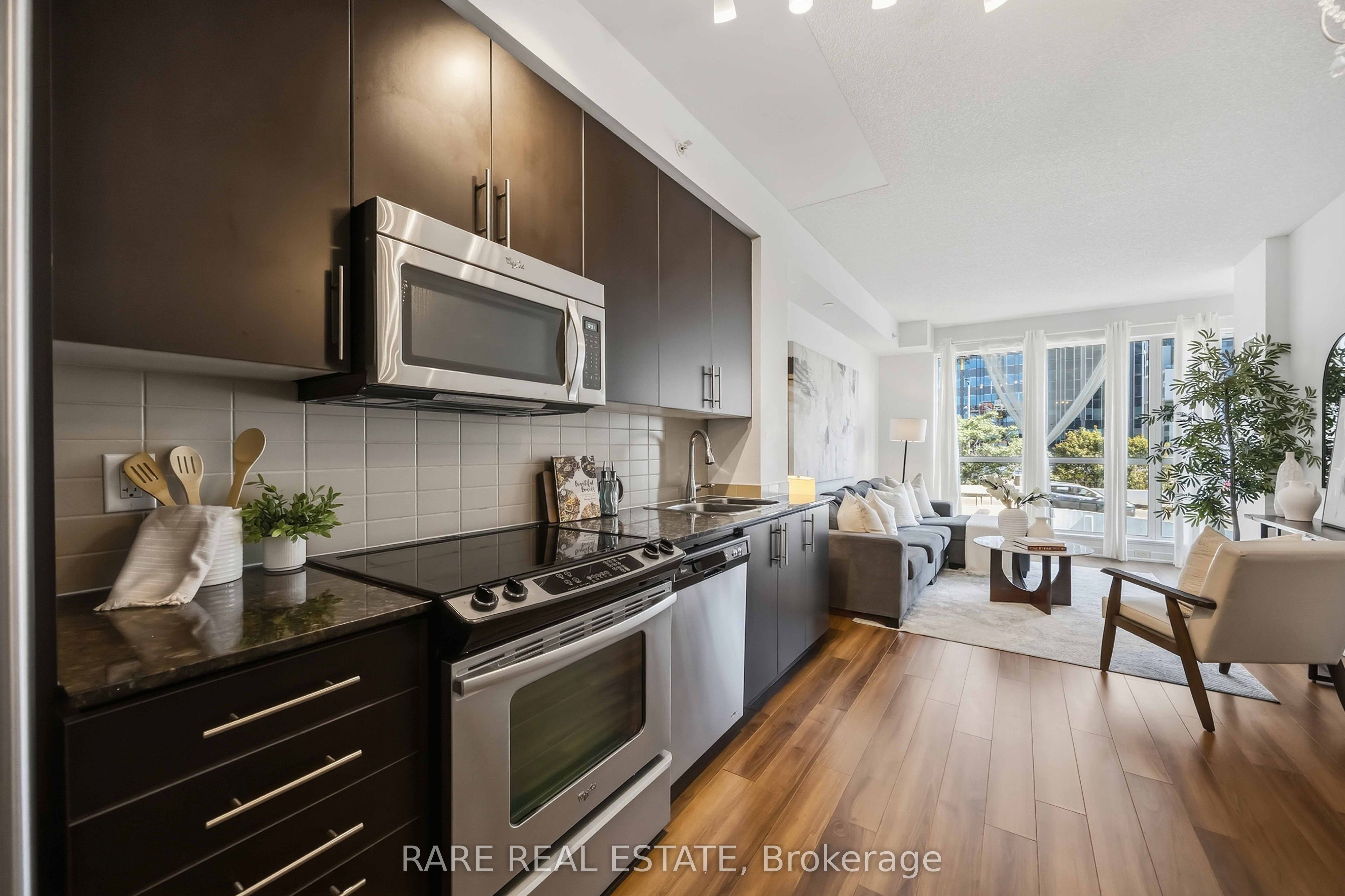 60 Berwick Avenue 518, Toronto, ON M5P 0A3 photo 5