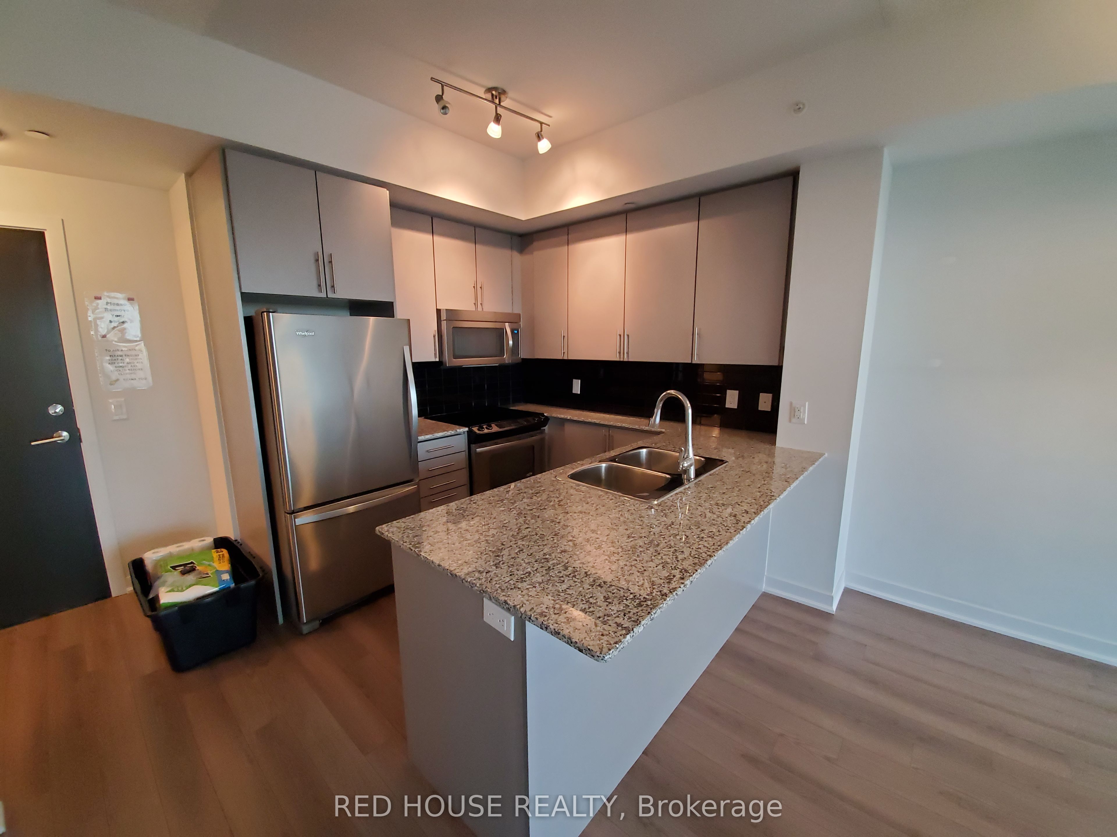 60 Berwick Avenue 1403, Toronto, ON M5P 0A3 photo 3