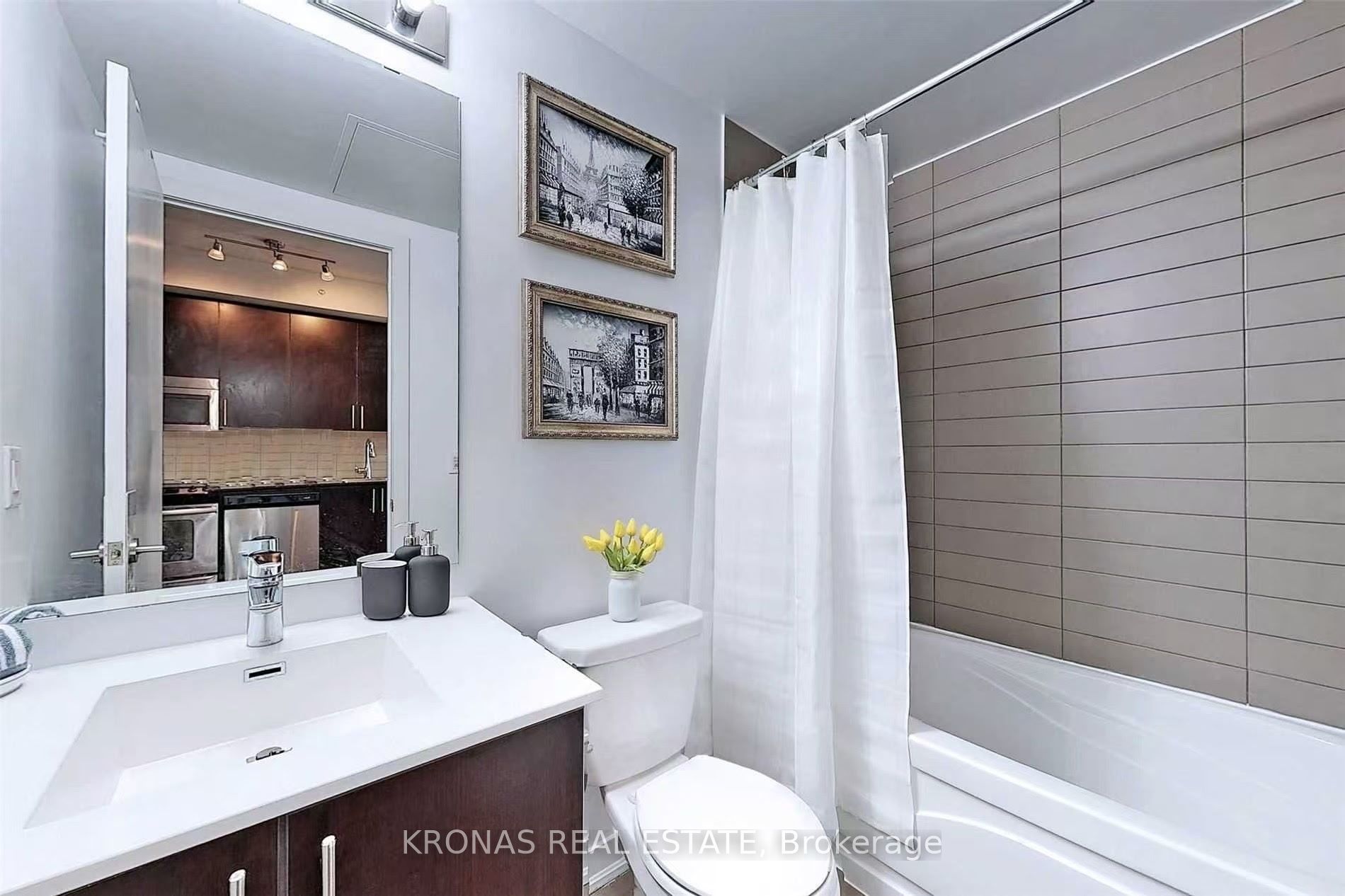 60 Berwick Avenue 1009, Toronto, ON M5P 0A3 photo 3