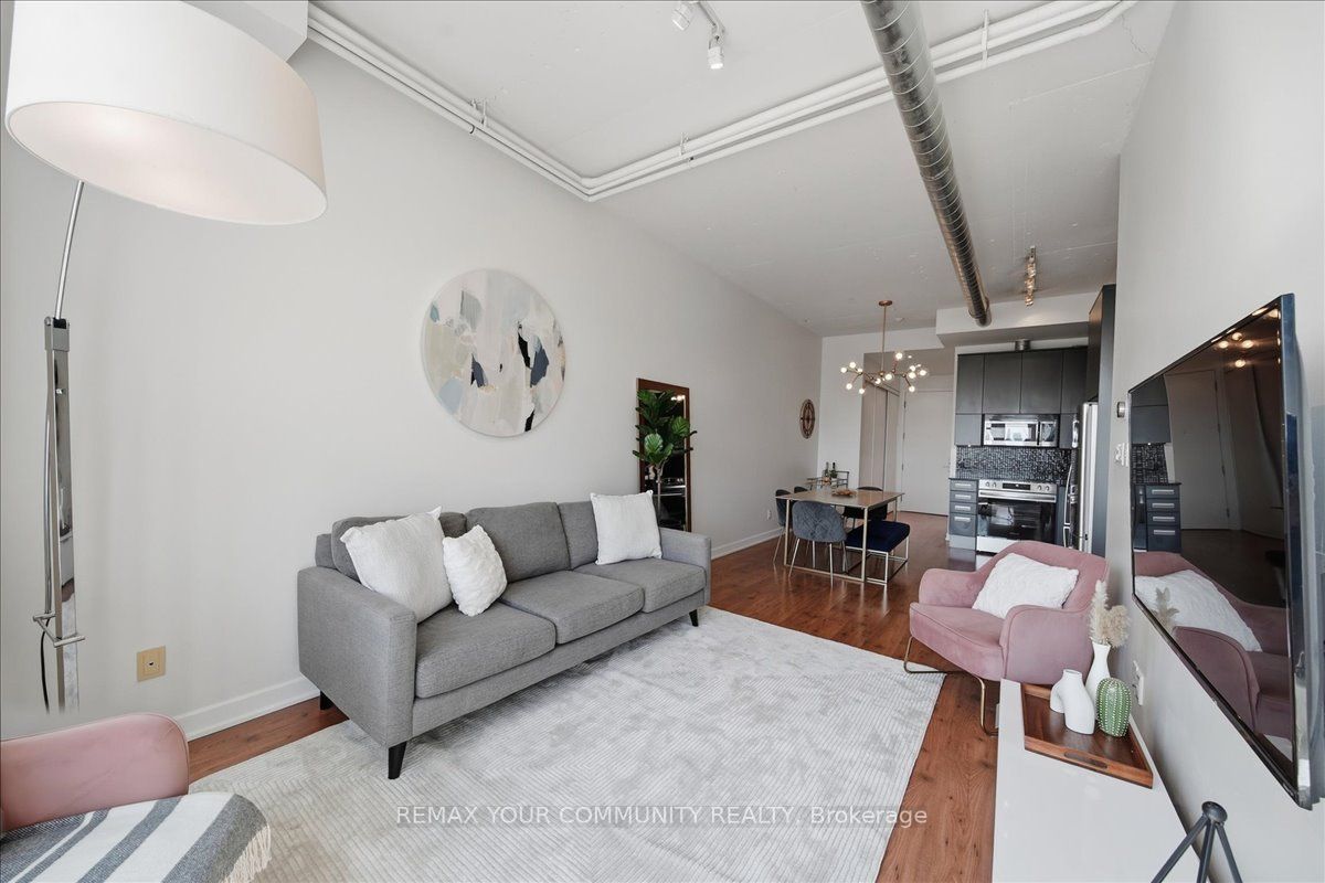 380 Macpherson Avenue 501, Toronto, ON M4V 3E3 photo 4