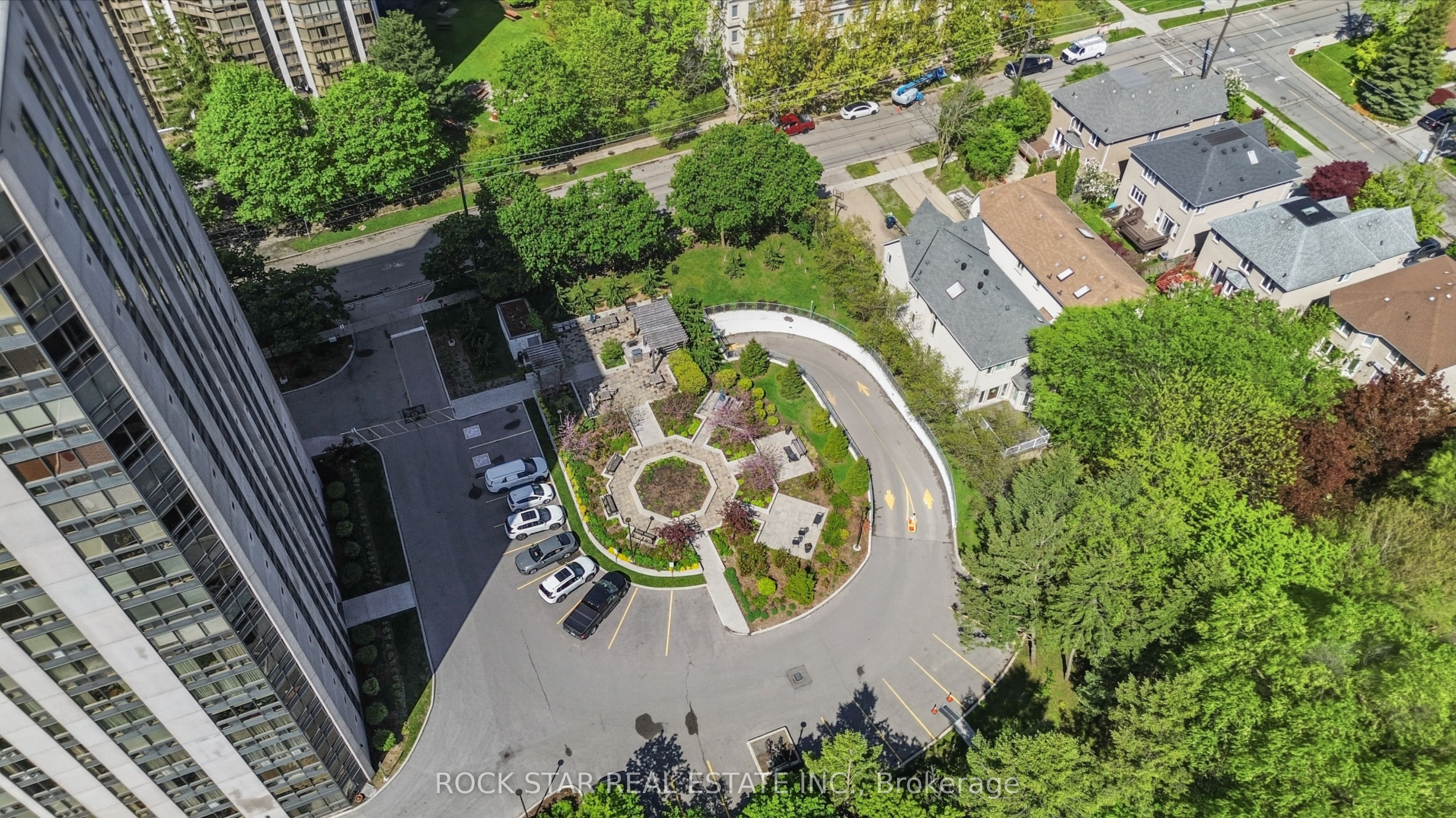5 Kenneth Avenue 701, Toronto, ON M2N 6M7 photo 2