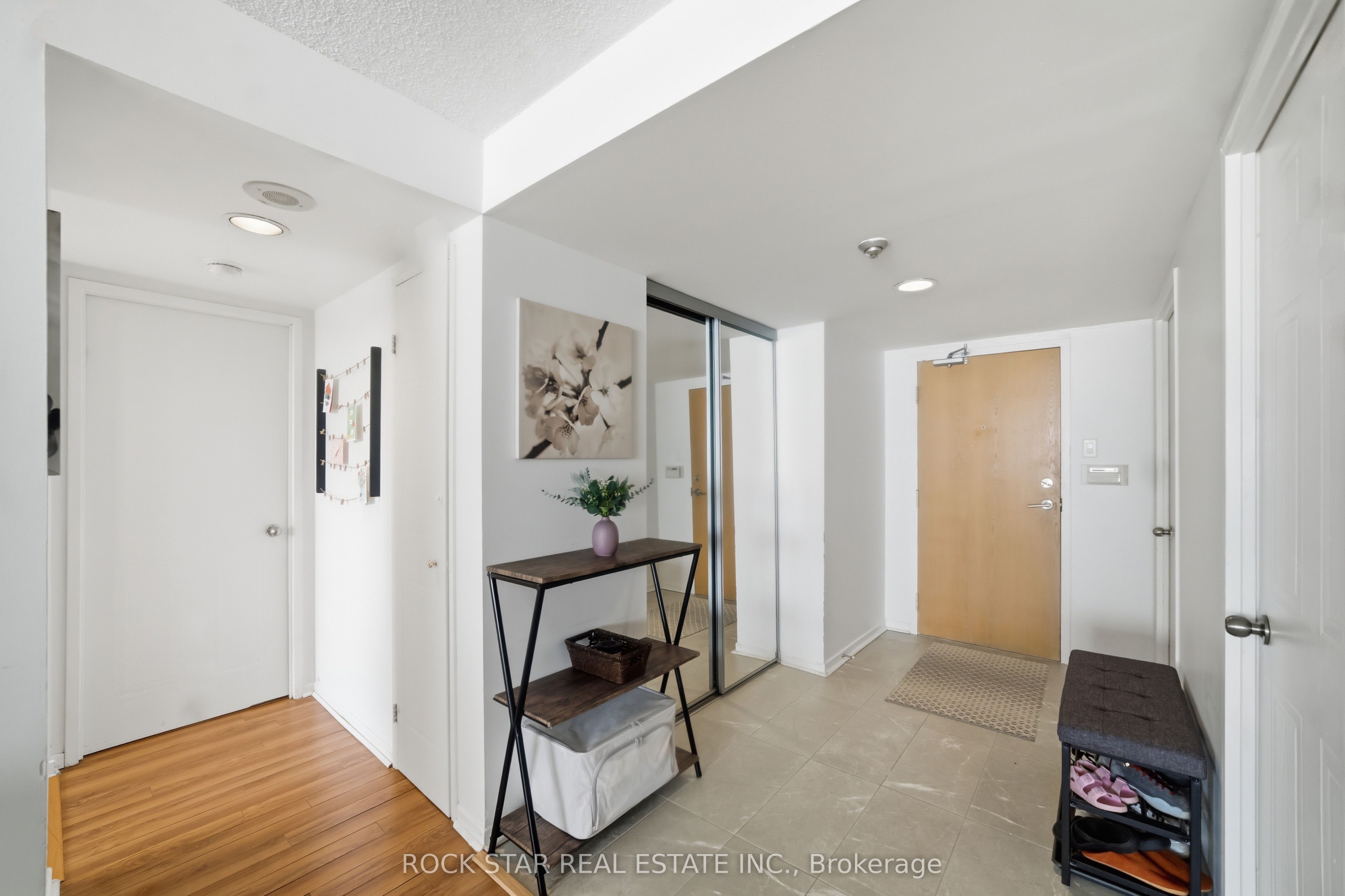 5 Kenneth Avenue 701, Toronto, ON M2N 6M7 photo 4