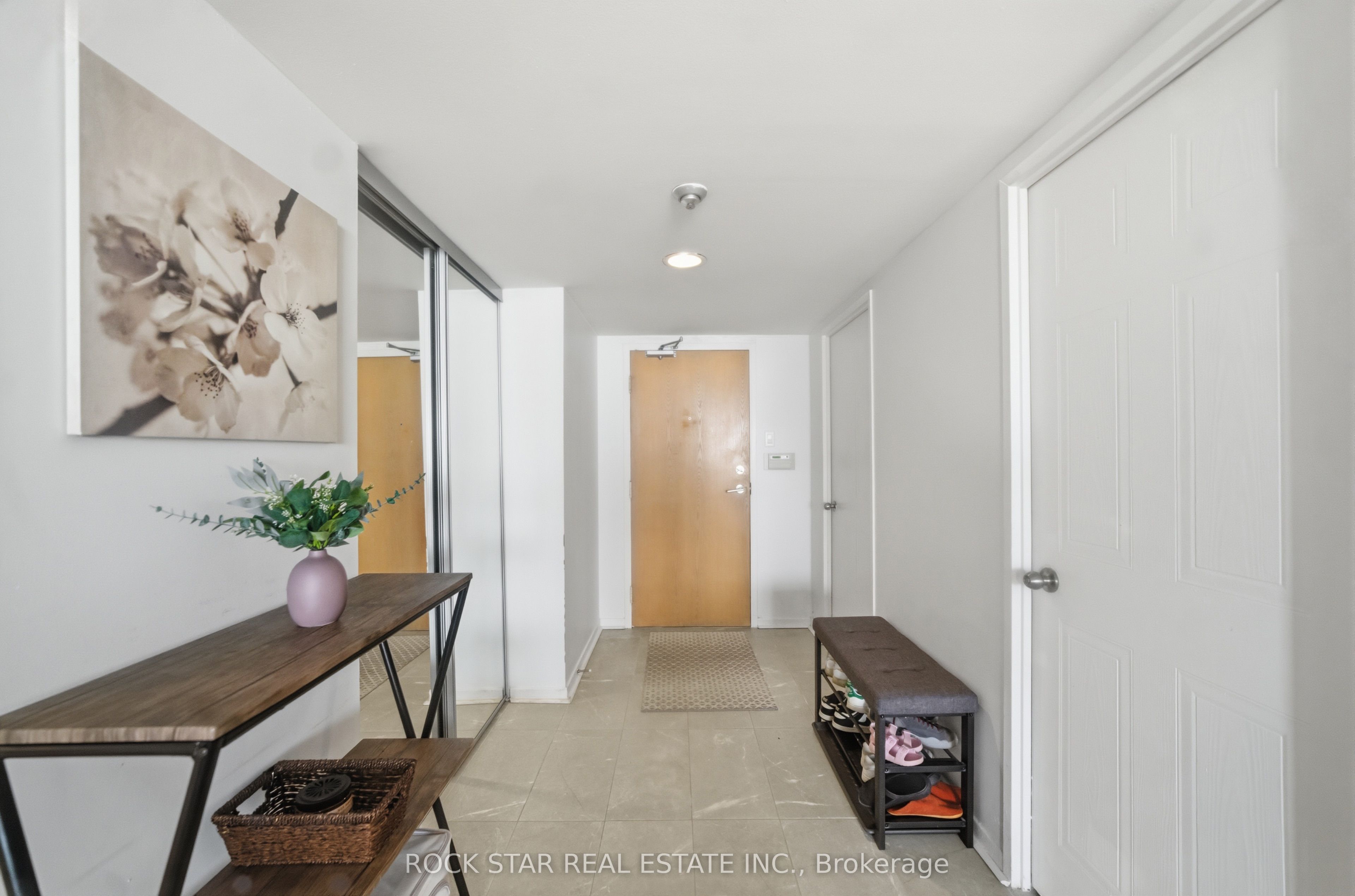 5 Kenneth Avenue 701, Toronto, ON M2N 6M7 photo 5