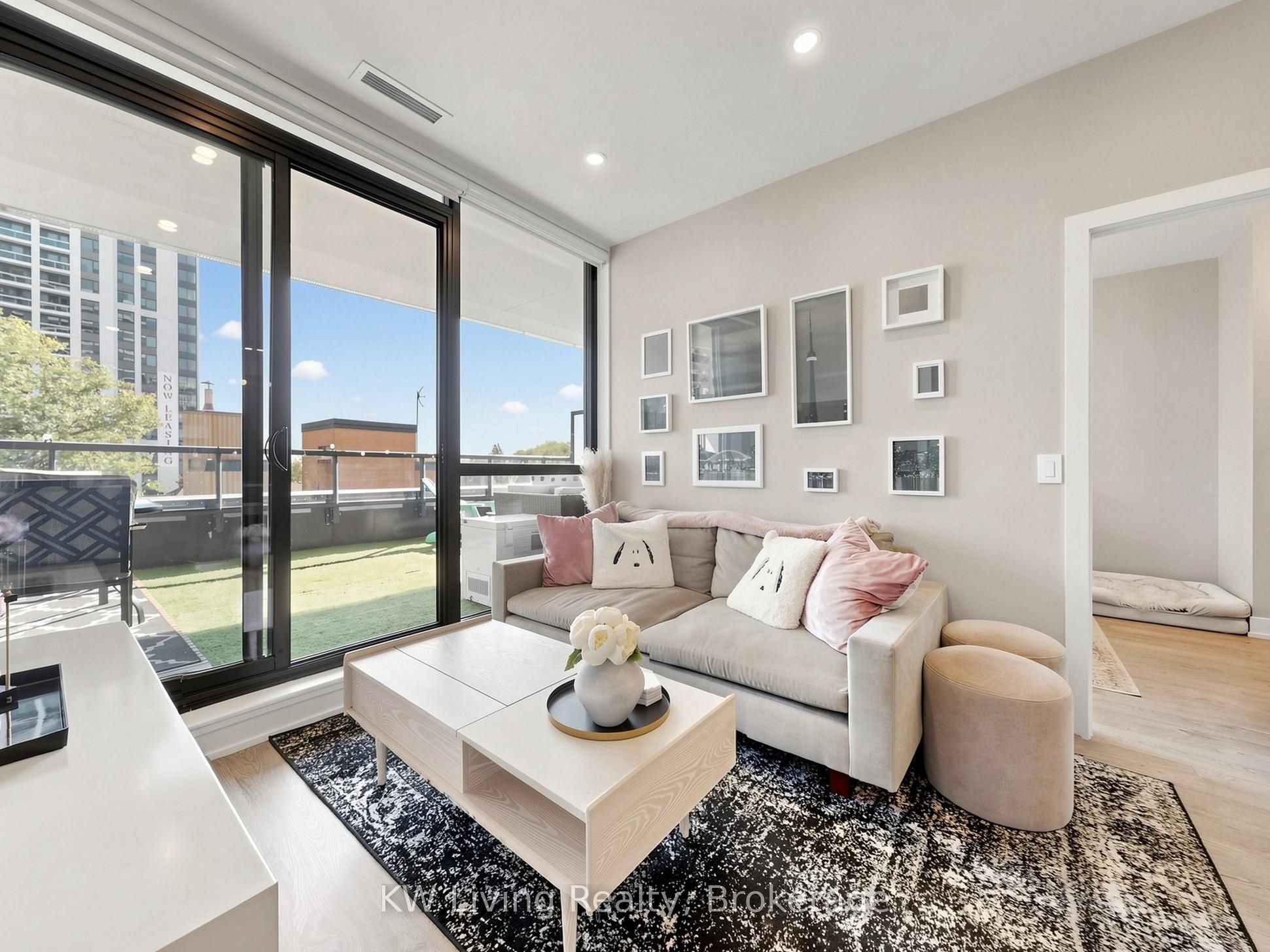 11 Lillian Street 406, Toronto, ON M4S 0C3 photo 2