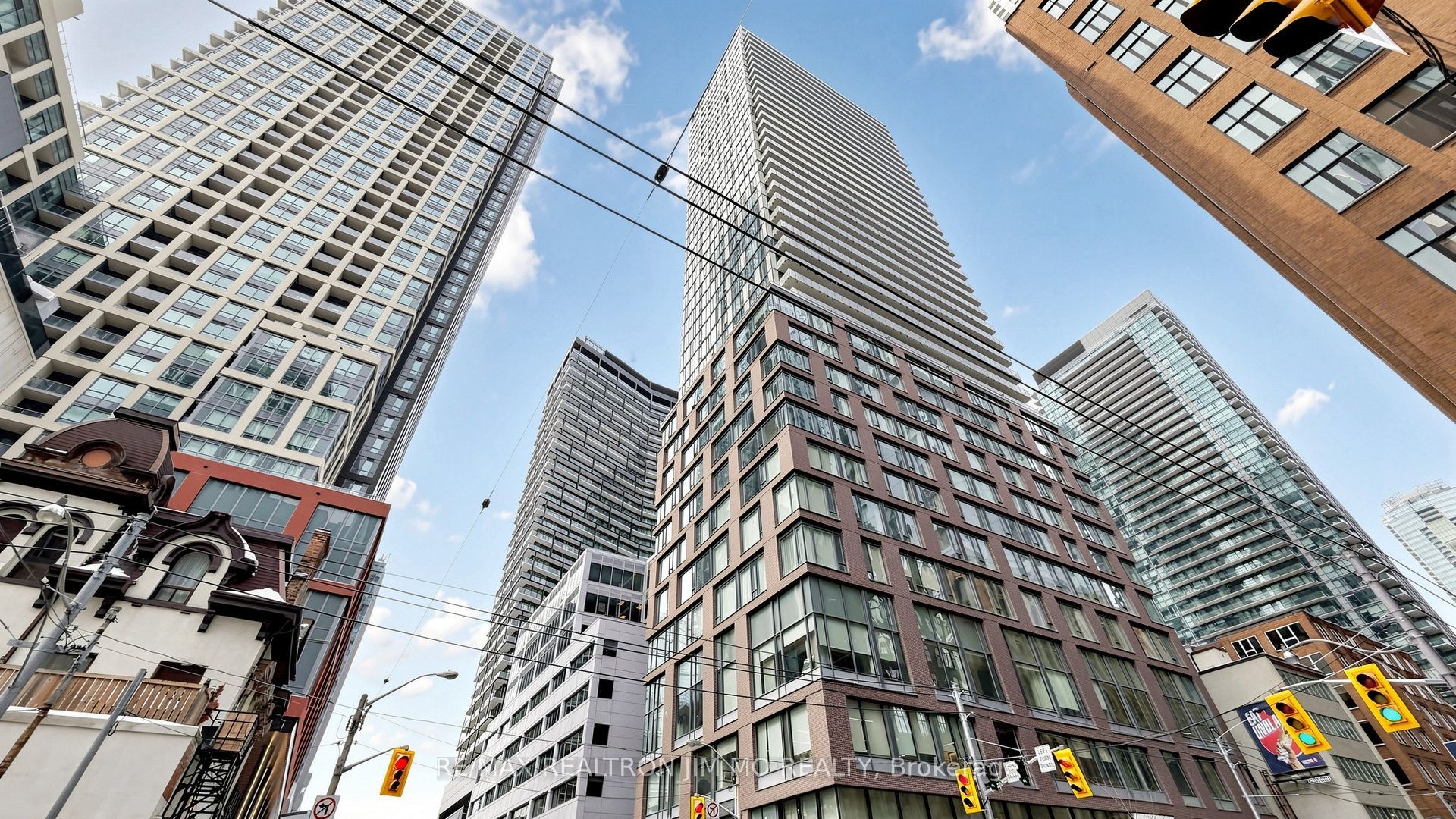 101 Peter Street 3809, Toronto, ON M5V 2E8