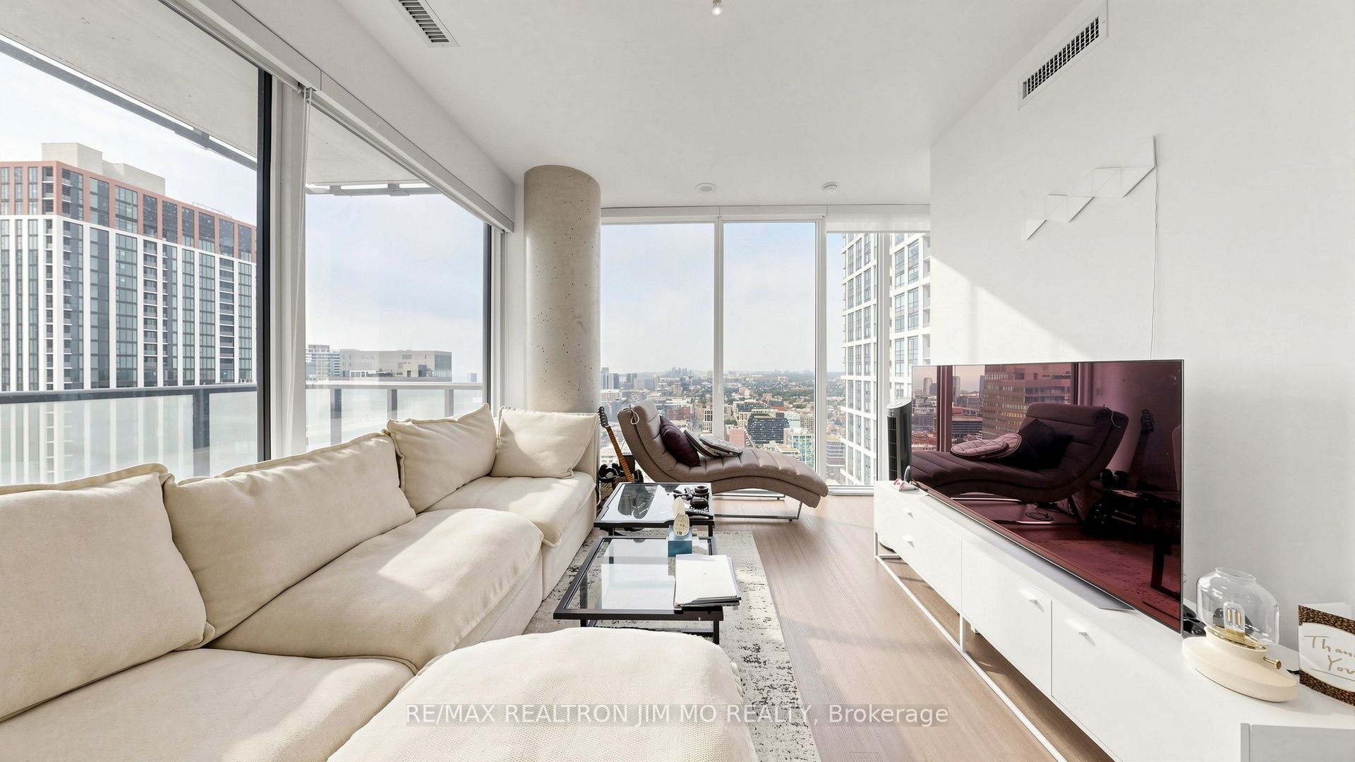 101 Peter Street 3809, Toronto, ON M5V 2E8 photo 4