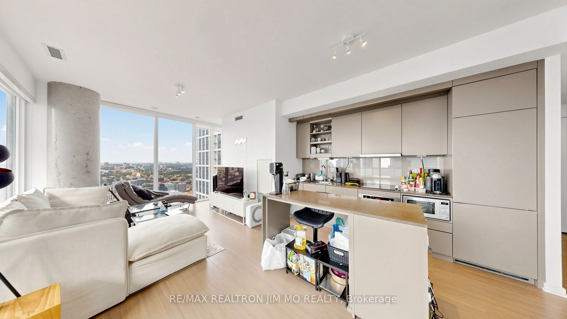 101 Peter Street 3809, Toronto, ON M5V 2E8 photo 5