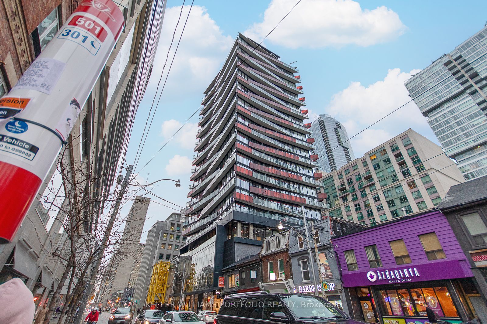 215 Queen Street W 1909, Toronto, ON M5V 0P5