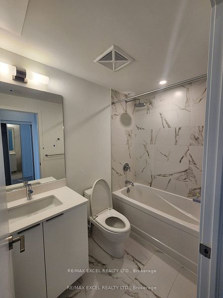 8 Olympic Garden Drive S3007, Toronto, ON M2M 0B9 photo 2