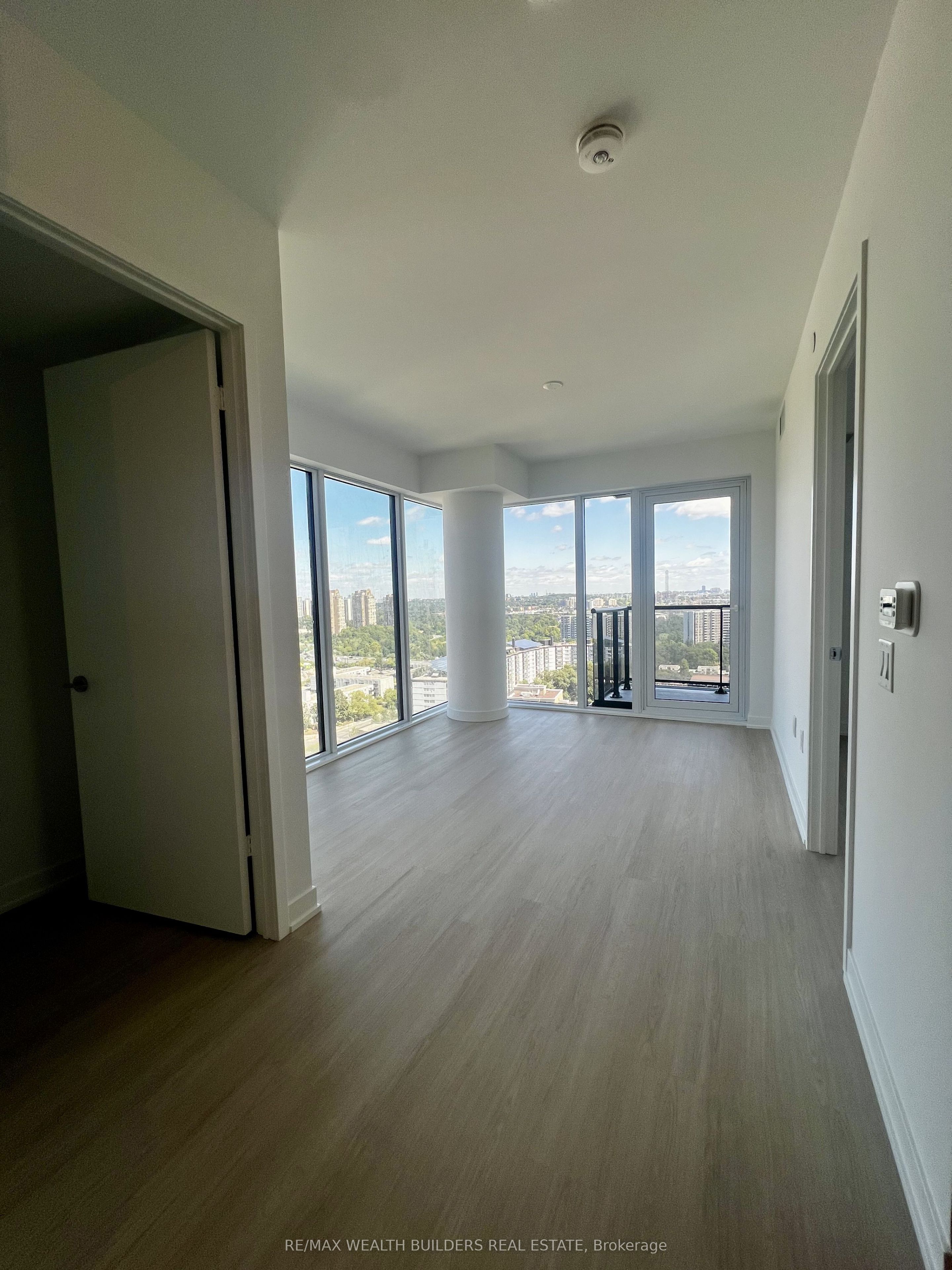 15 David Salomon Drive 2205, Toronto, ON M3C 1E7 photo 2