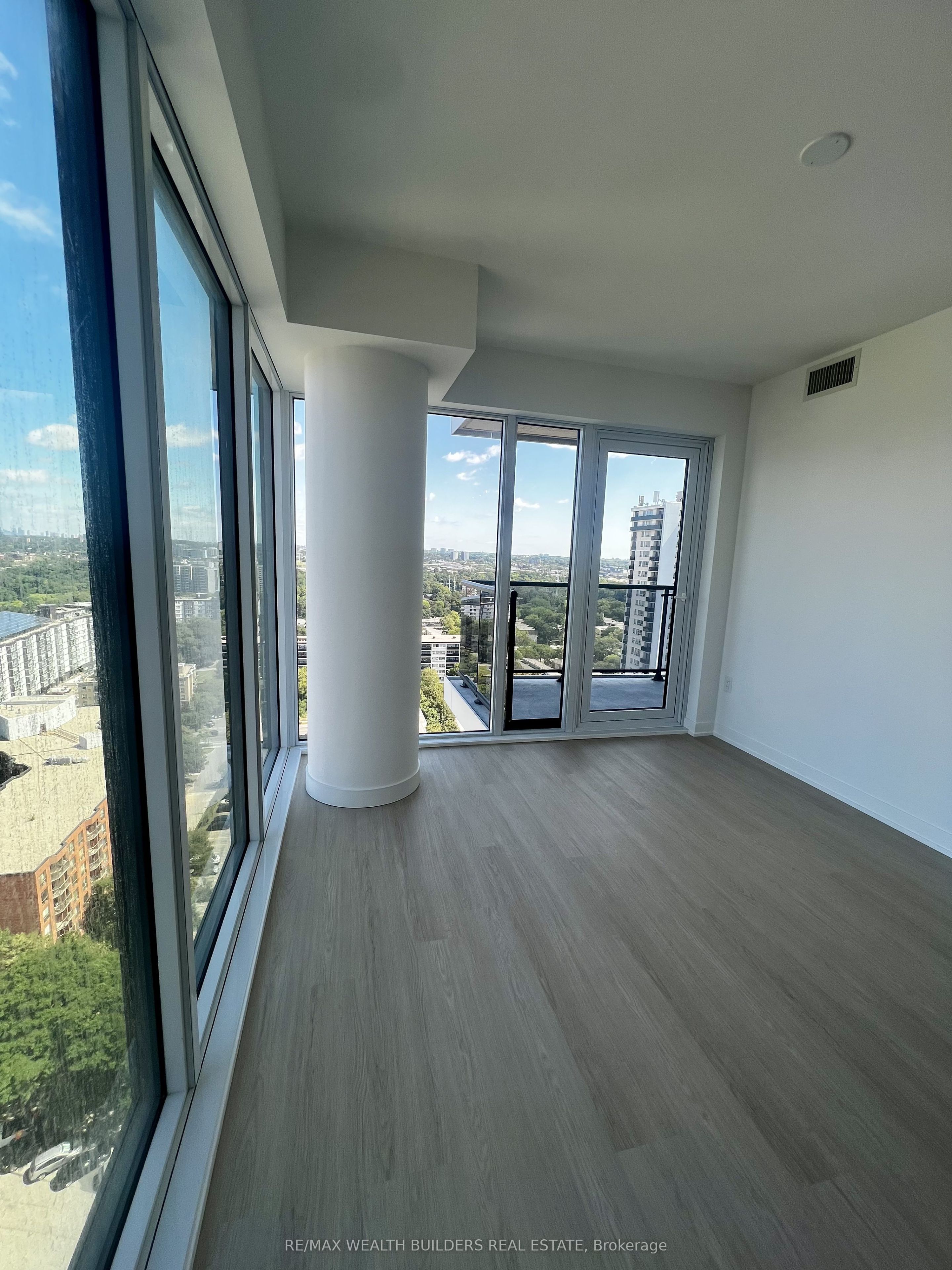 15 David Salomon Drive 2205, Toronto, ON M3C 1E7 photo 4