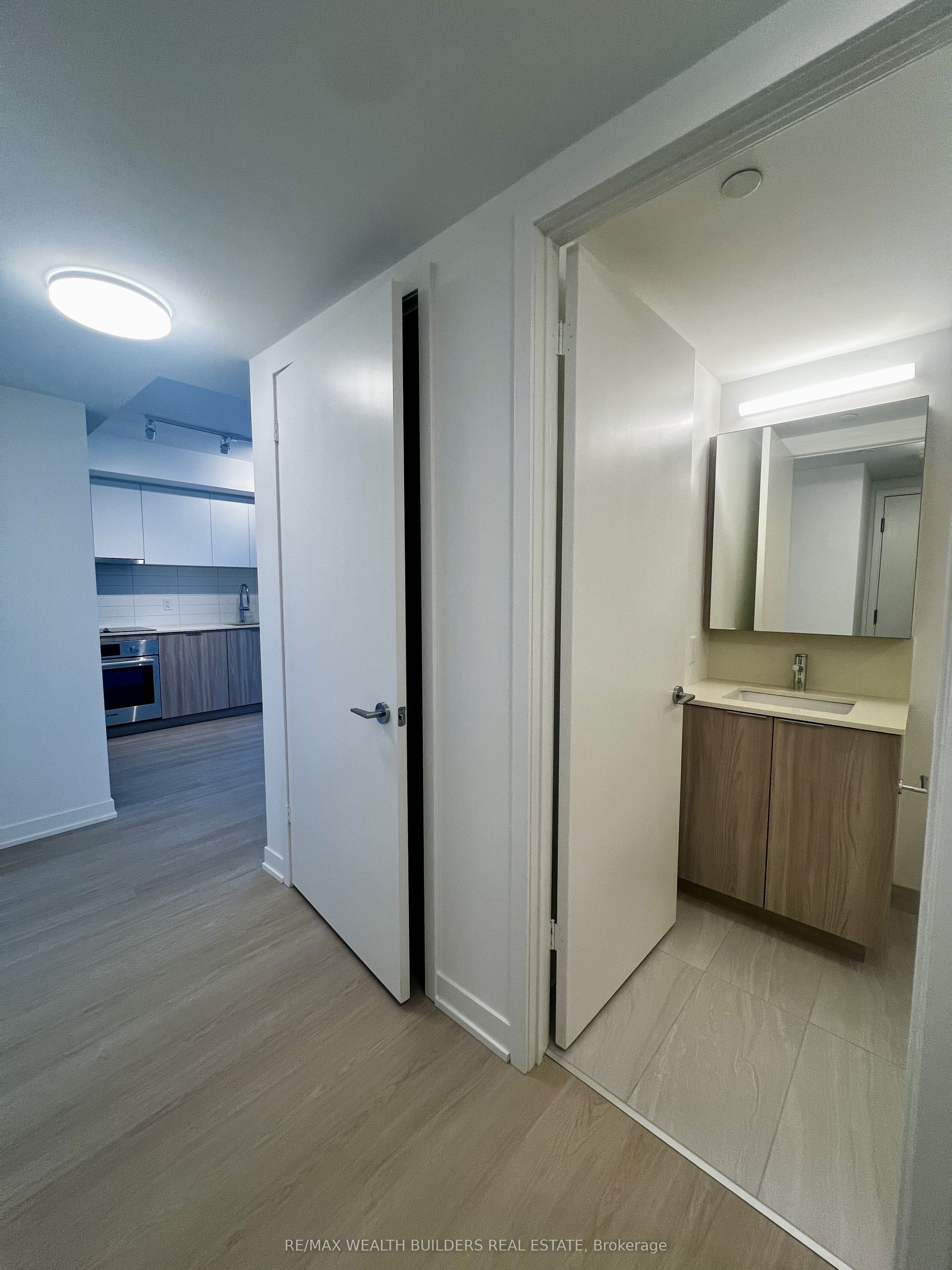15 David Salomon Drive 2205, Toronto, ON M3C 1E7 photo 5