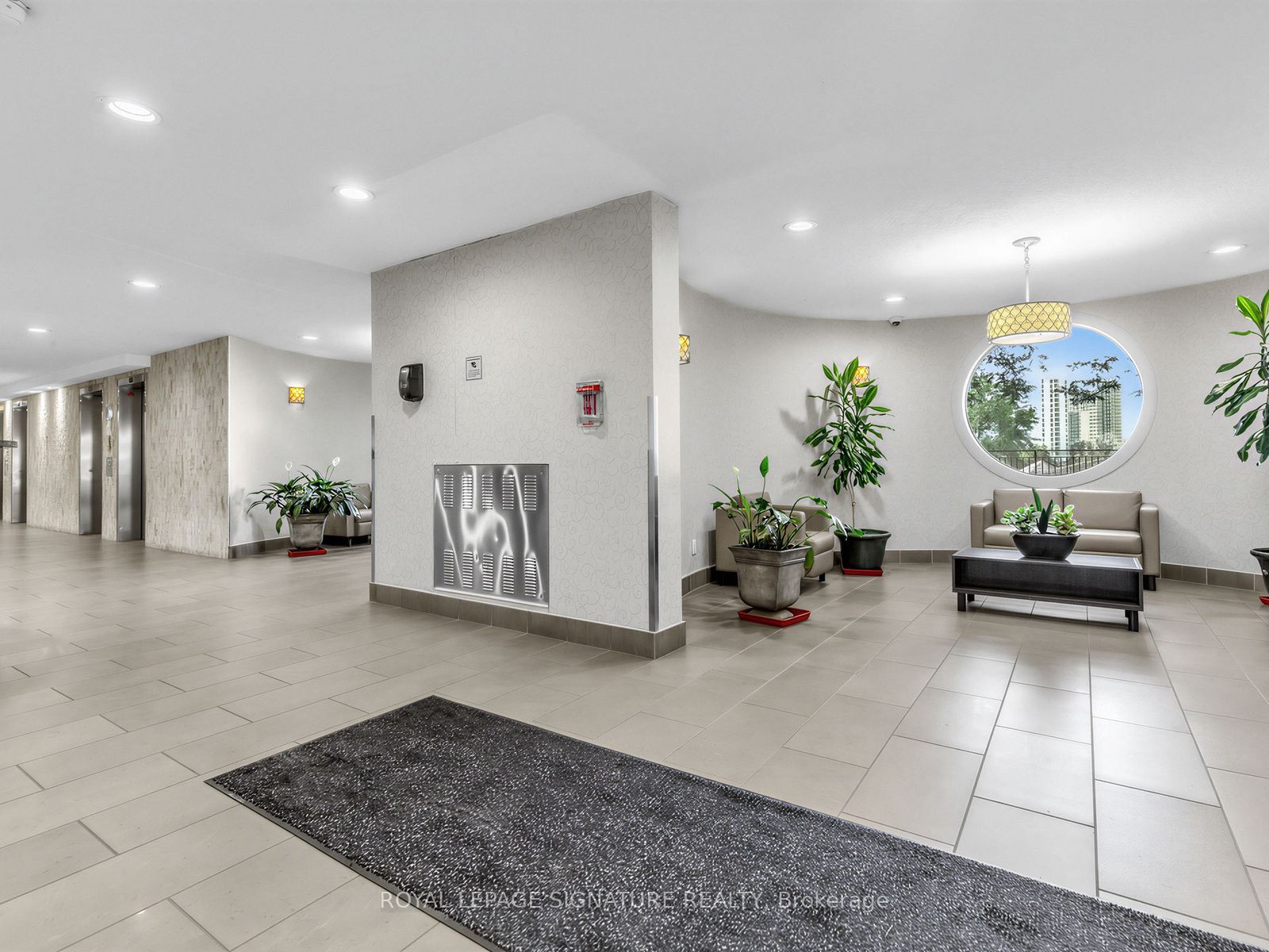 5 Parkway Forest Drive 1703, Toronto, ON M2J 1L2 photo 2
