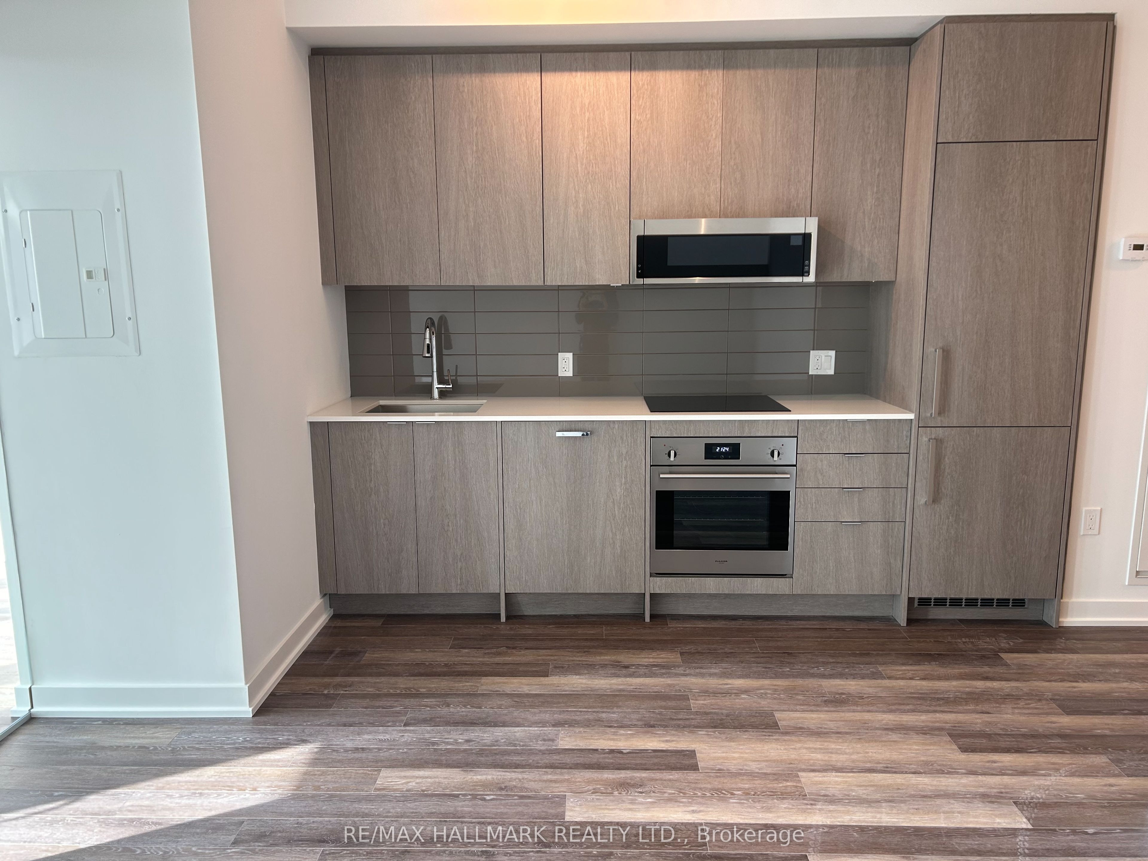 250 Lawrence Avenue 715, Toronto, ON M5M 1B2 photo 3