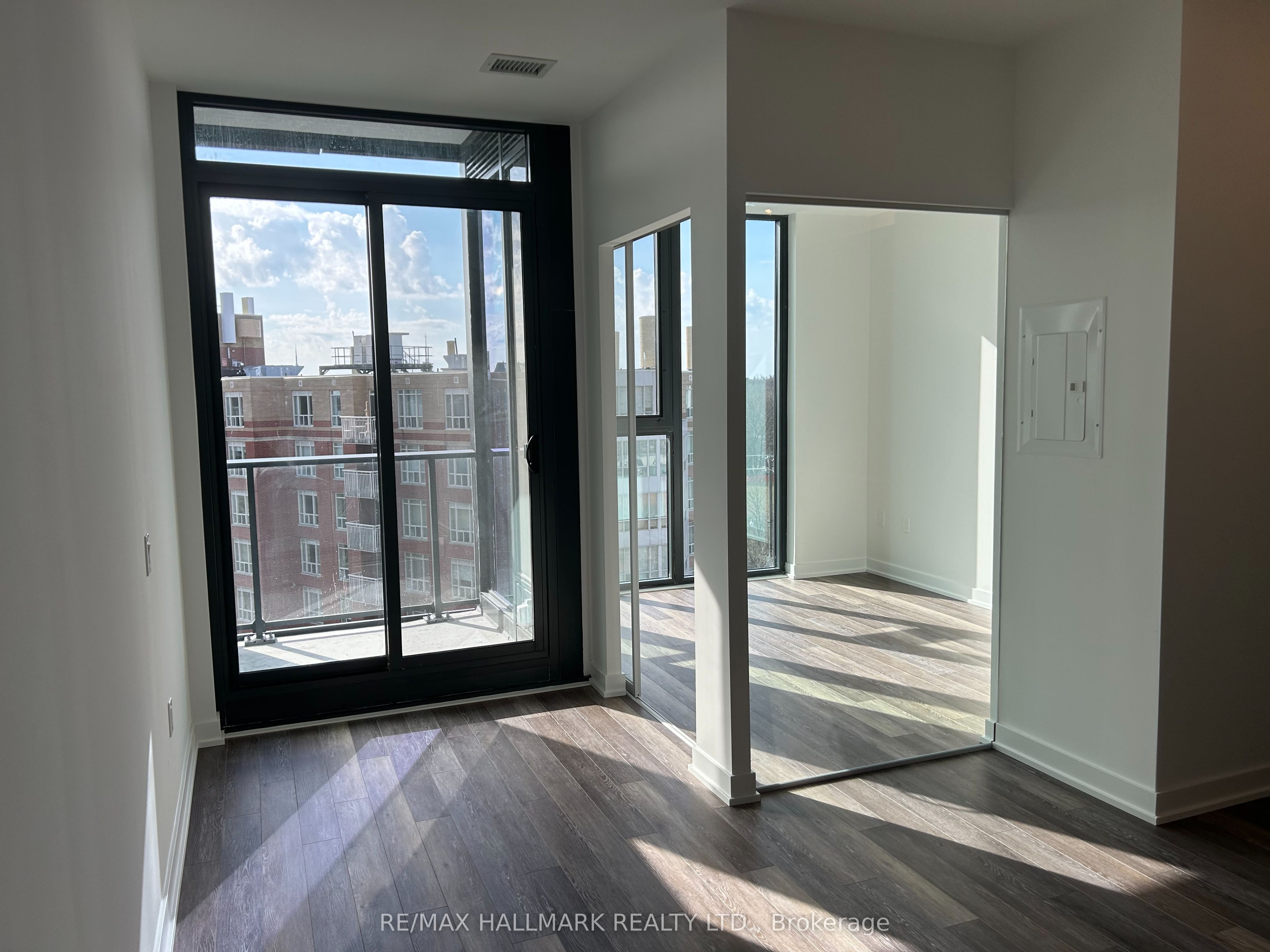 250 Lawrence Avenue 715, Toronto, ON M5M 1B2 photo 5