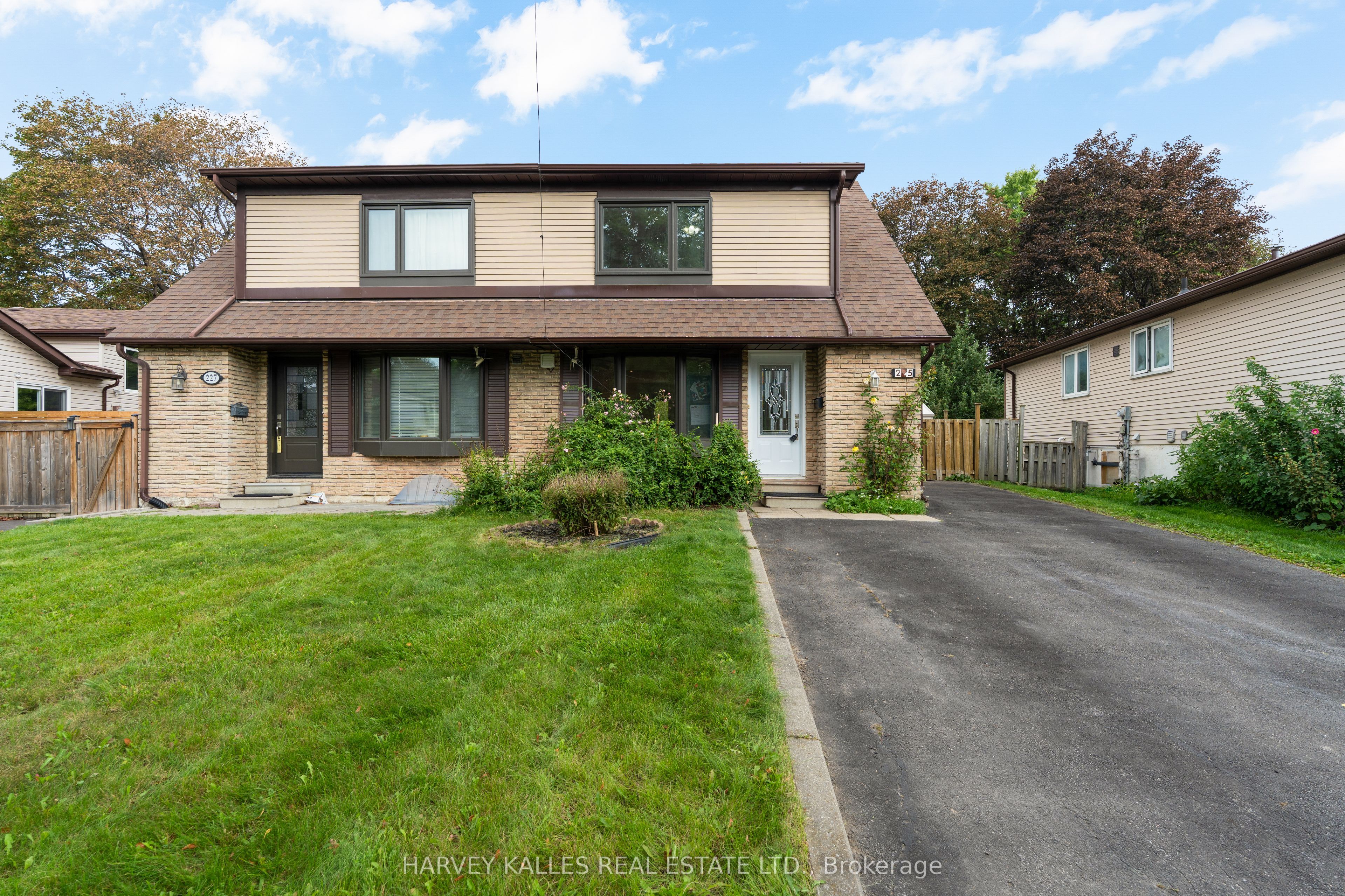 225 Hollyberry Trail, Toronto, ON M2H 2P3 photo 2
