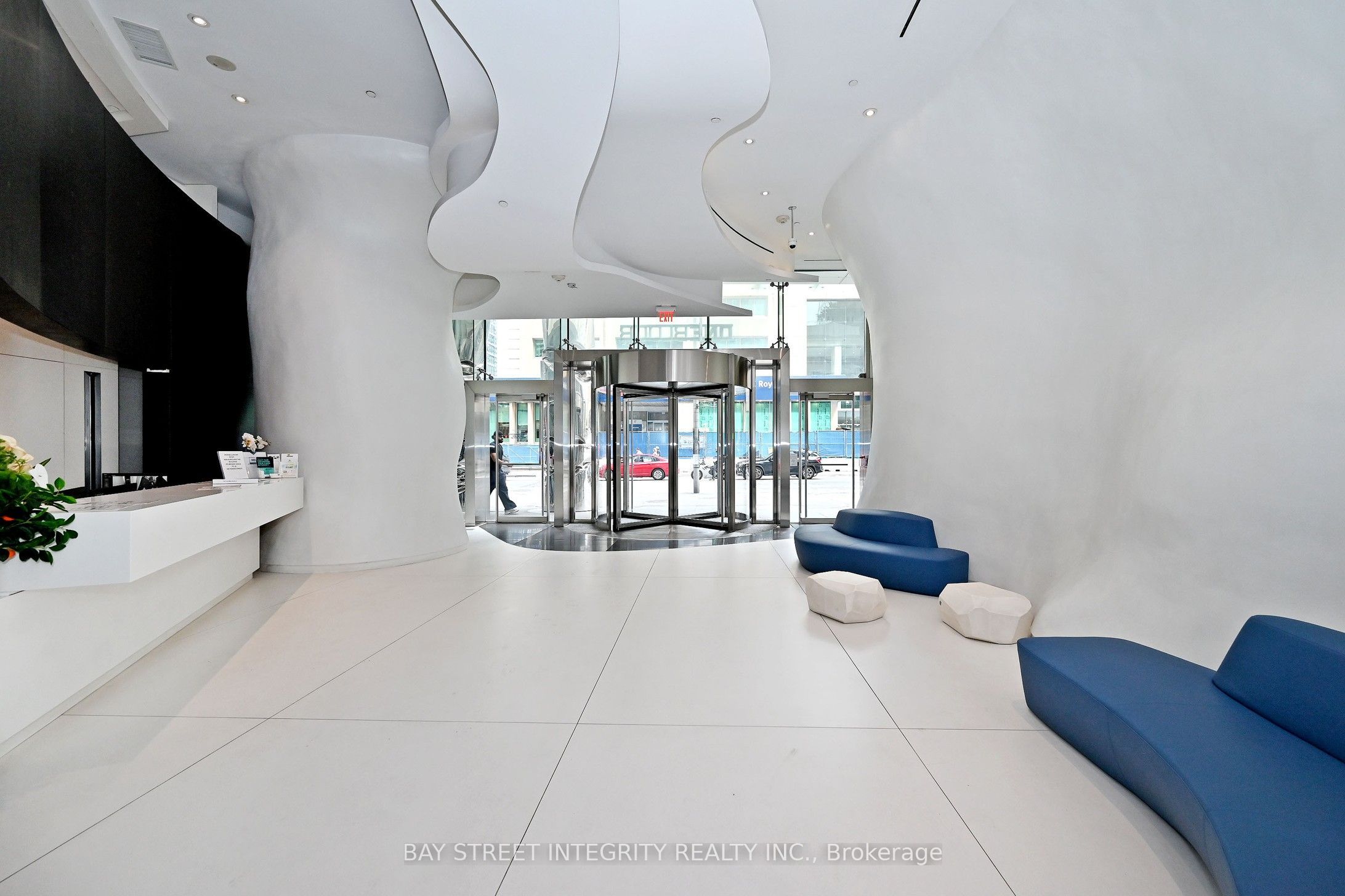 1 Bloor Street E 1512, Toronto, ON M4W 0A8 photo 3