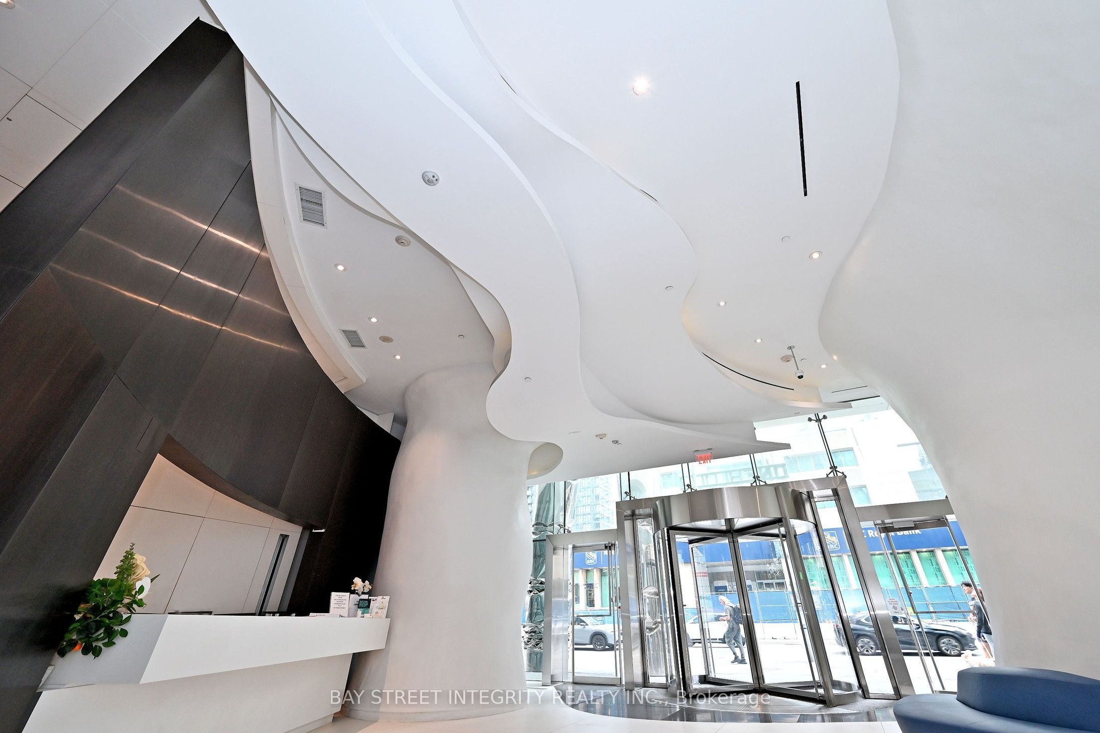 1 Bloor Street E 1512, Toronto, ON M4W 0A8 photo 4