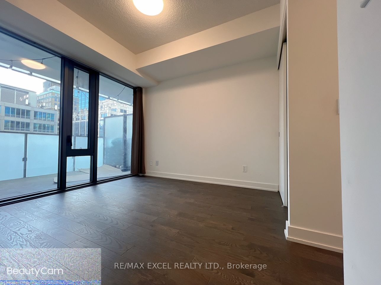 25 Richmond Street E 1008, Toronto, ON M5C 0A6 photo 3