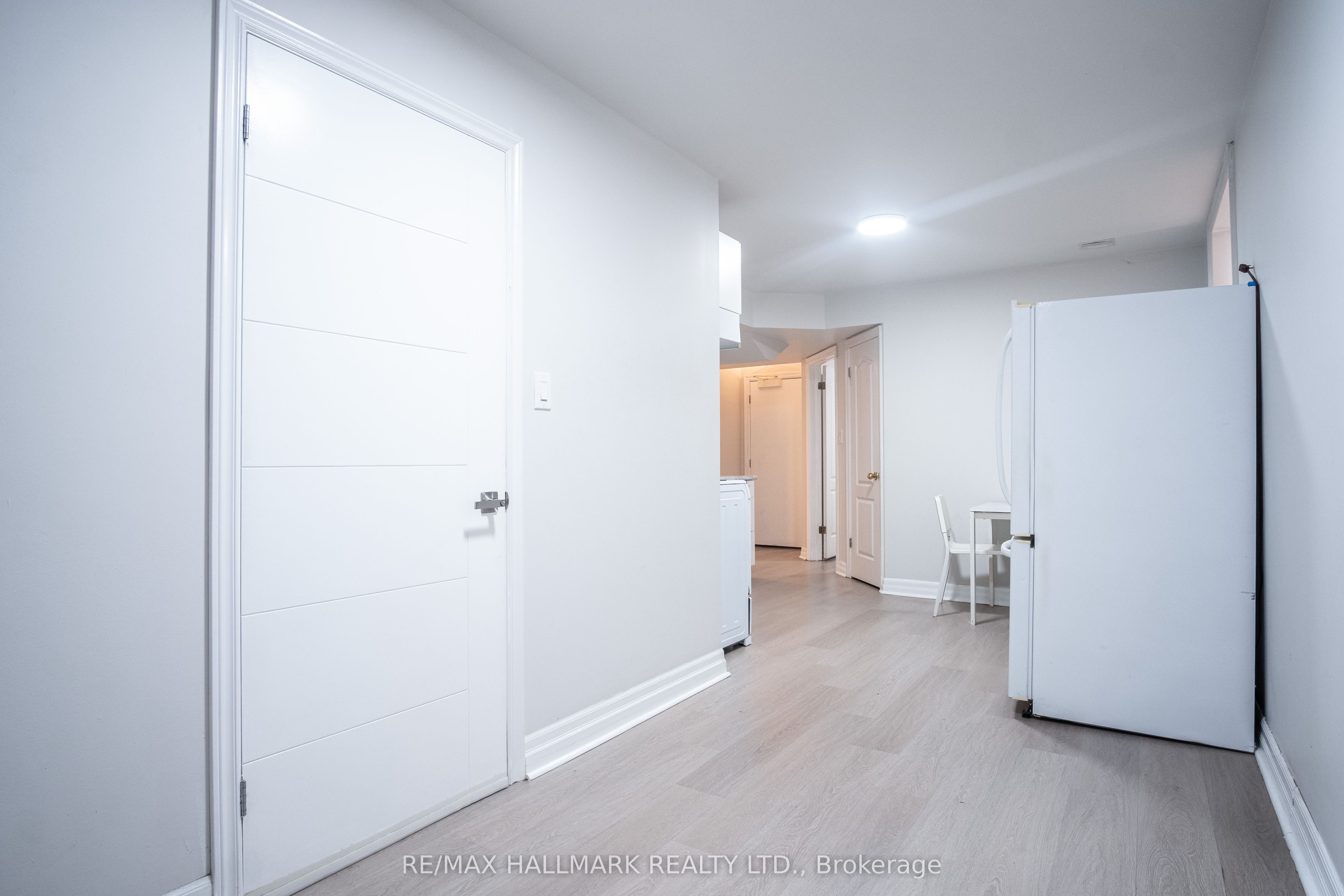 116 Regina Avenue Basement, Toronto, ON M6A 1R7 photo 3