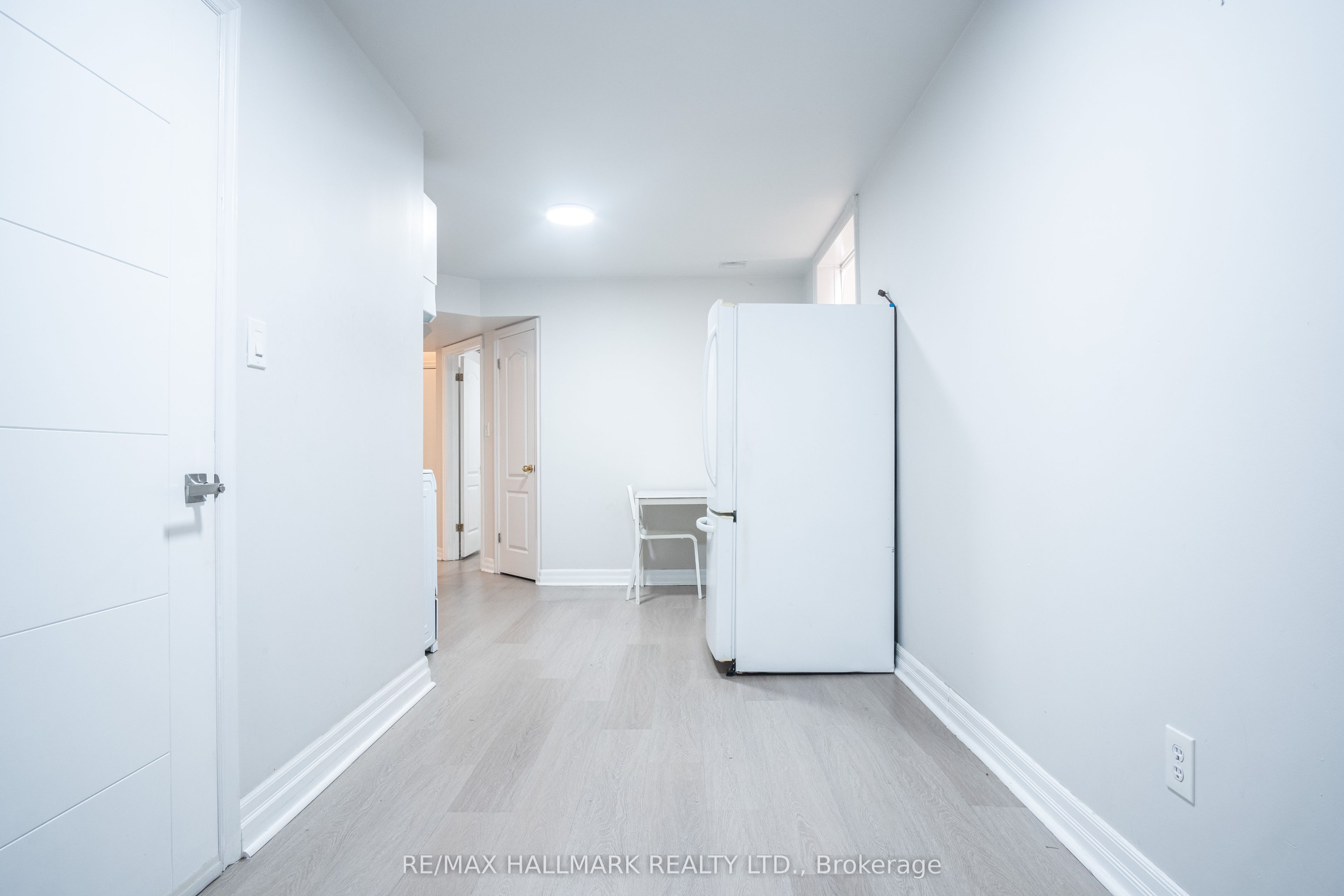 116 Regina Avenue Basement, Toronto, ON M6A 1R7 photo 5