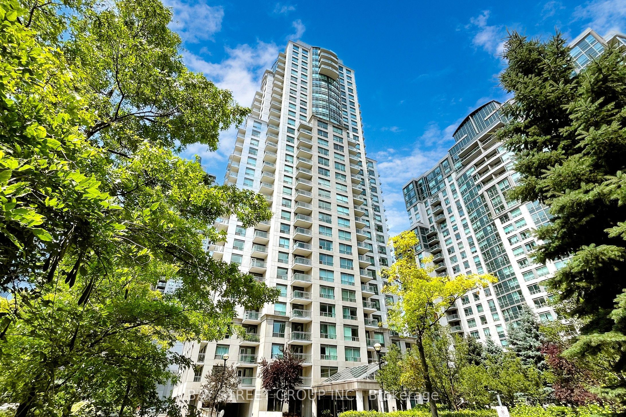 21 Hillcrest Avenue 801, Toronto, ON M2N 7K2 photo 2