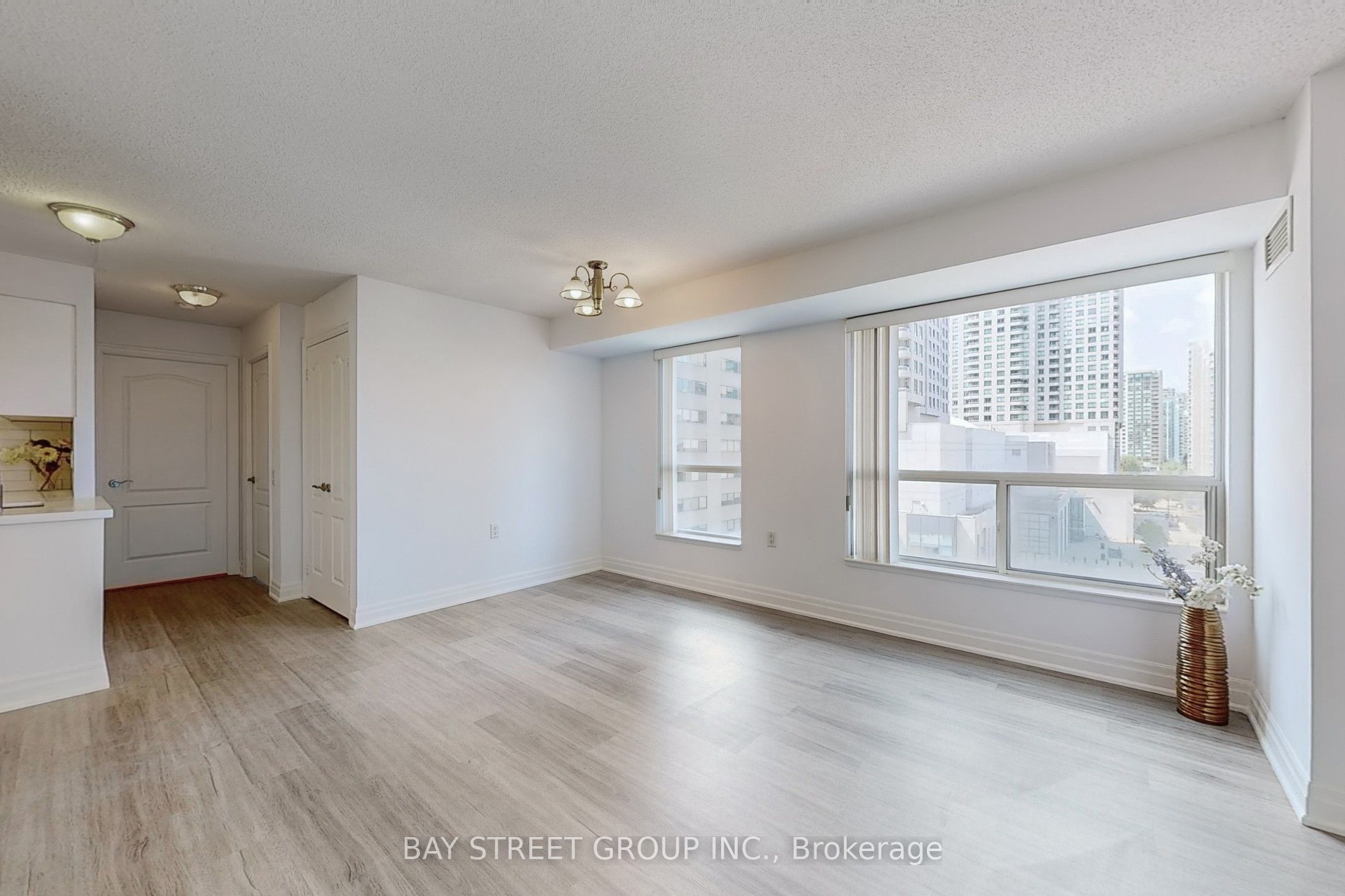 21 Hillcrest Avenue 801, Toronto, ON M2N 7K2 photo 4