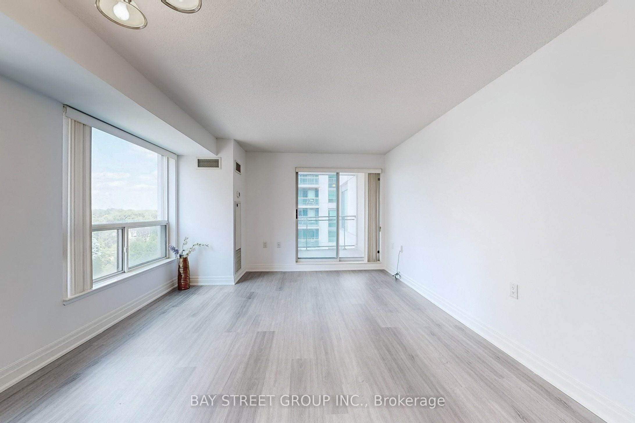 21 Hillcrest Avenue 801, Toronto, ON M2N 7K2 photo 5