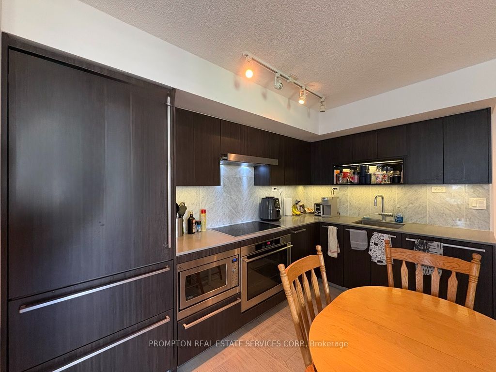 80 Queens Wharf Road 706, Toronto, ON M5V 0J3 photo 4
