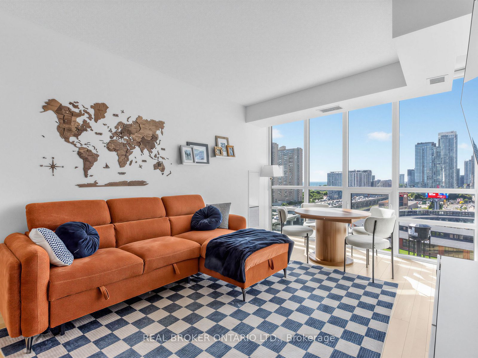 25 Lower Simcoe Street 1717, Toronto, ON M5J 3A1 photo 2