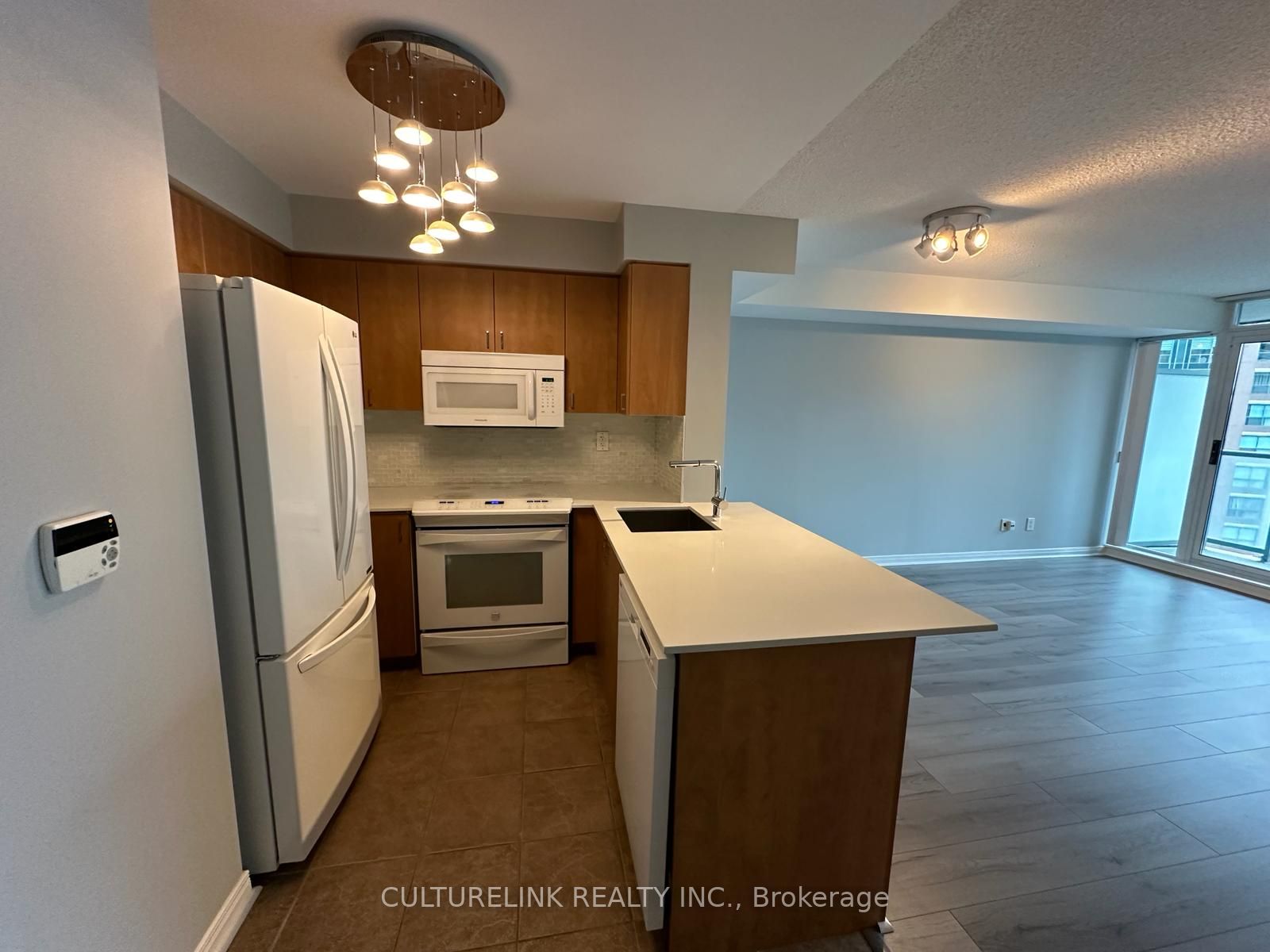 5500 Yonge Street 1509, Toronto, ON M2N 7L1 photo 3