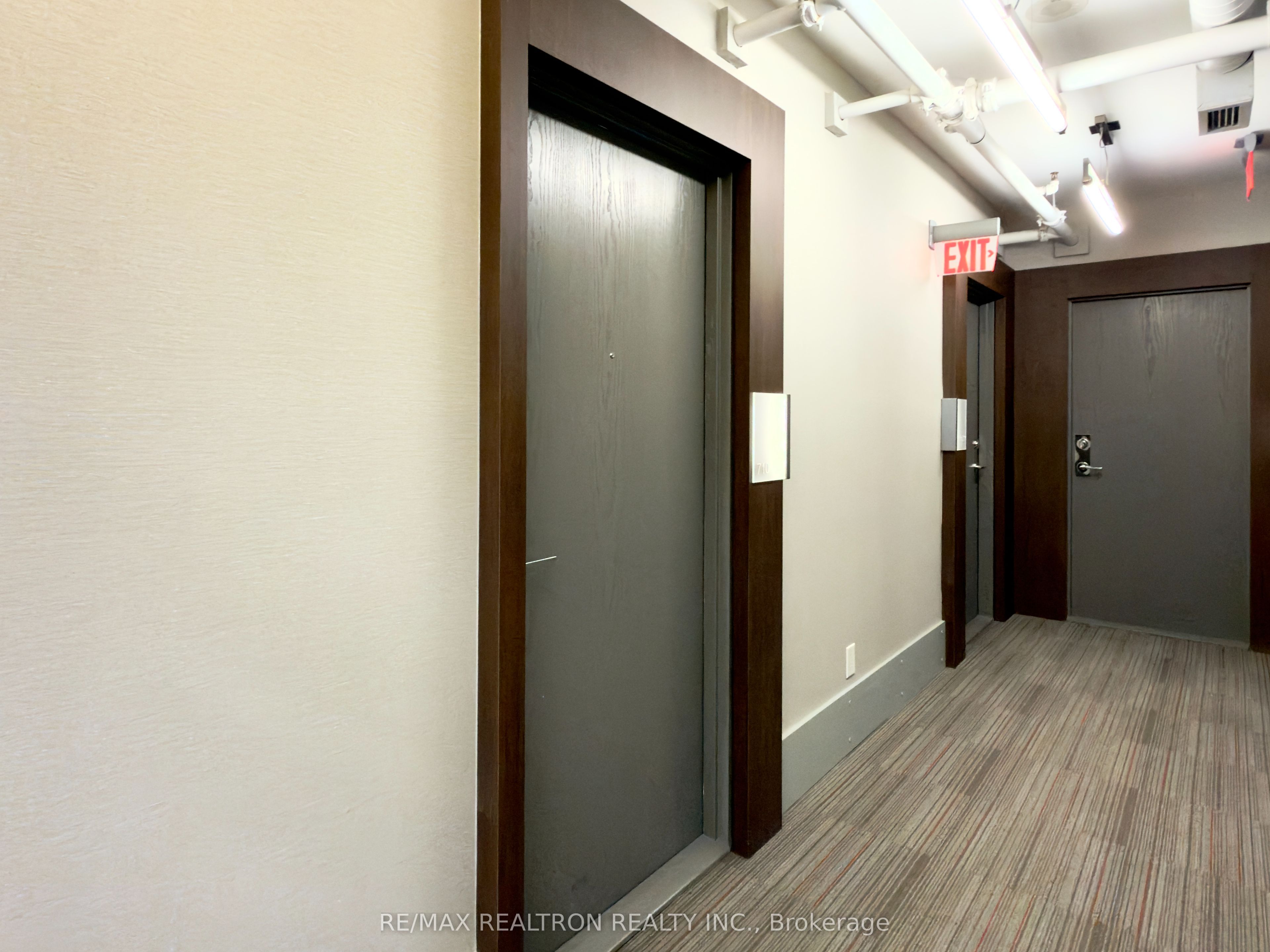 21 Widmer Street 710, Toronto, ON M5V 0B8 photo 3