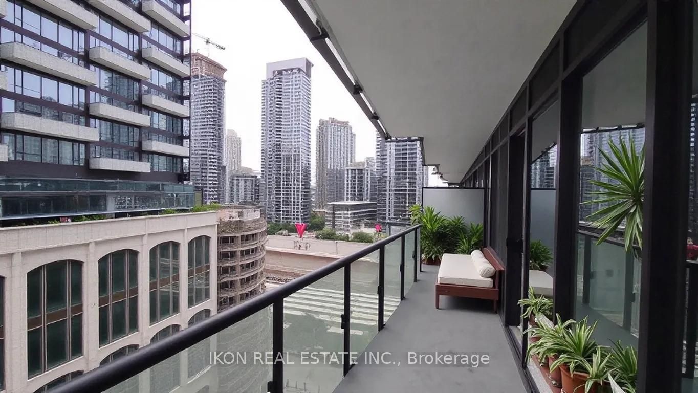 480 Front St Street 809, Toronto, ON M5V 0V6 photo 4
