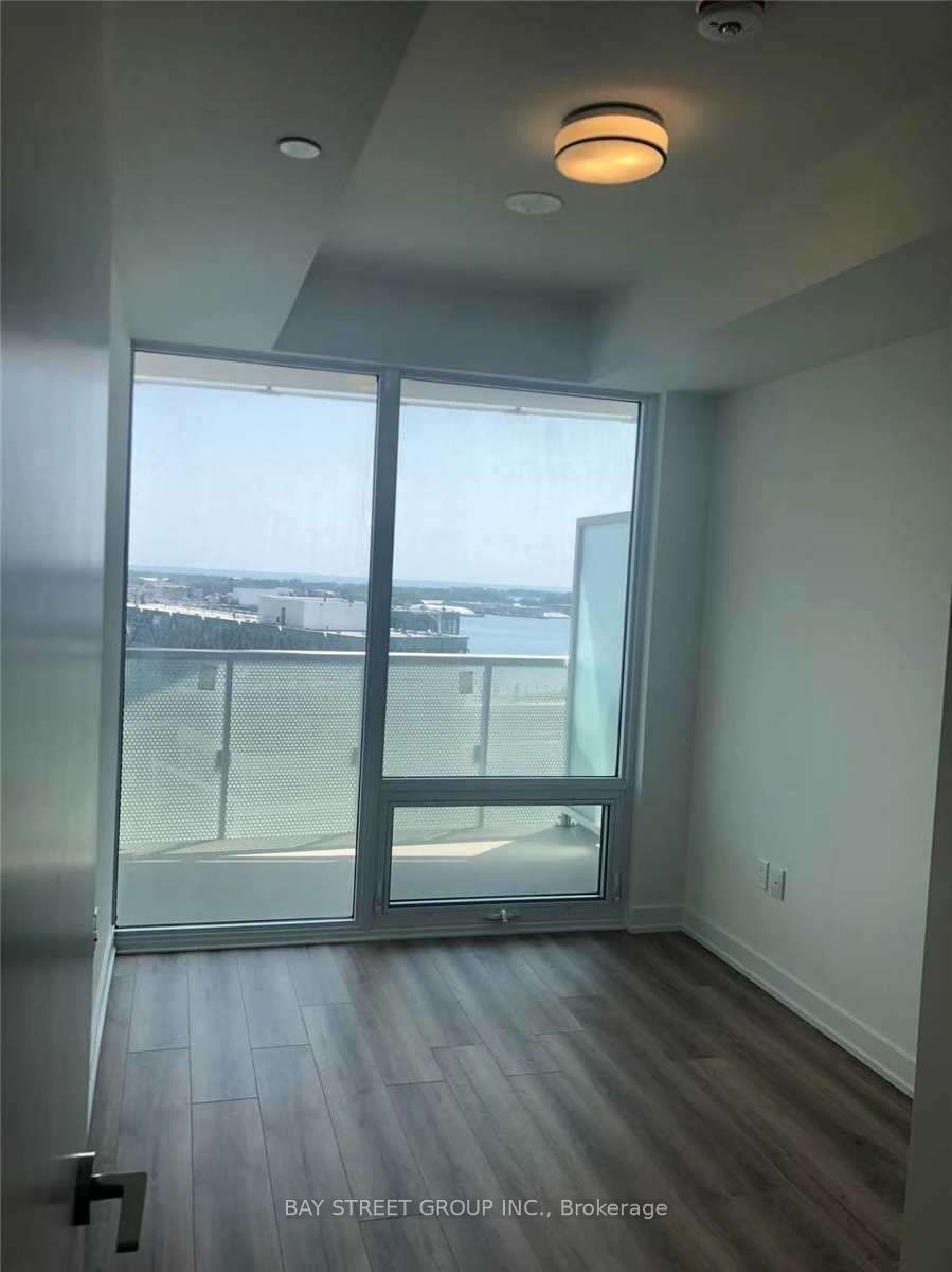 15 Queens Quay E 1810, Toronto, ON M5E 0C5 photo 5