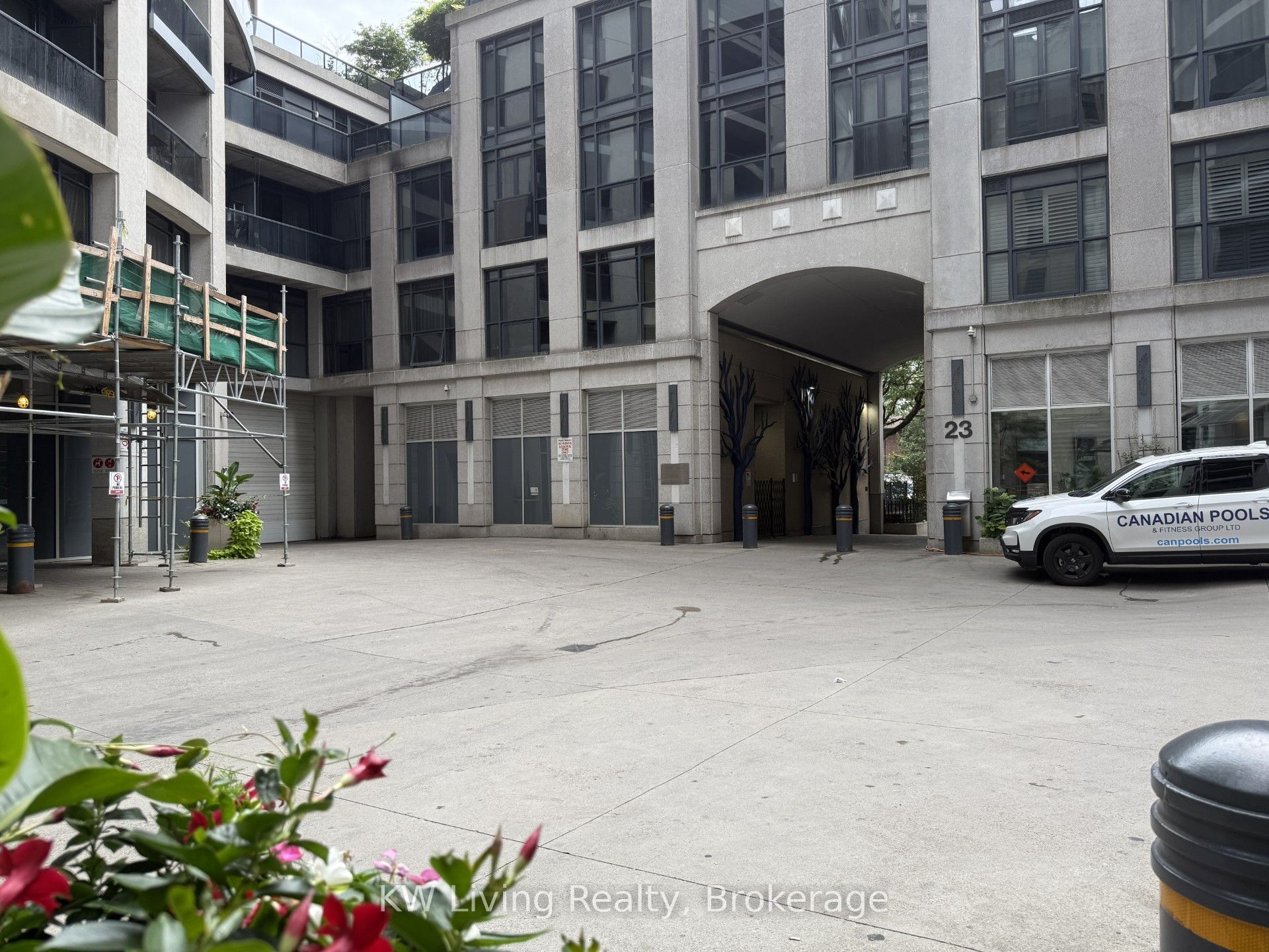 25 W Carlton Street 2105, Toronto, ON M5B 1L4
