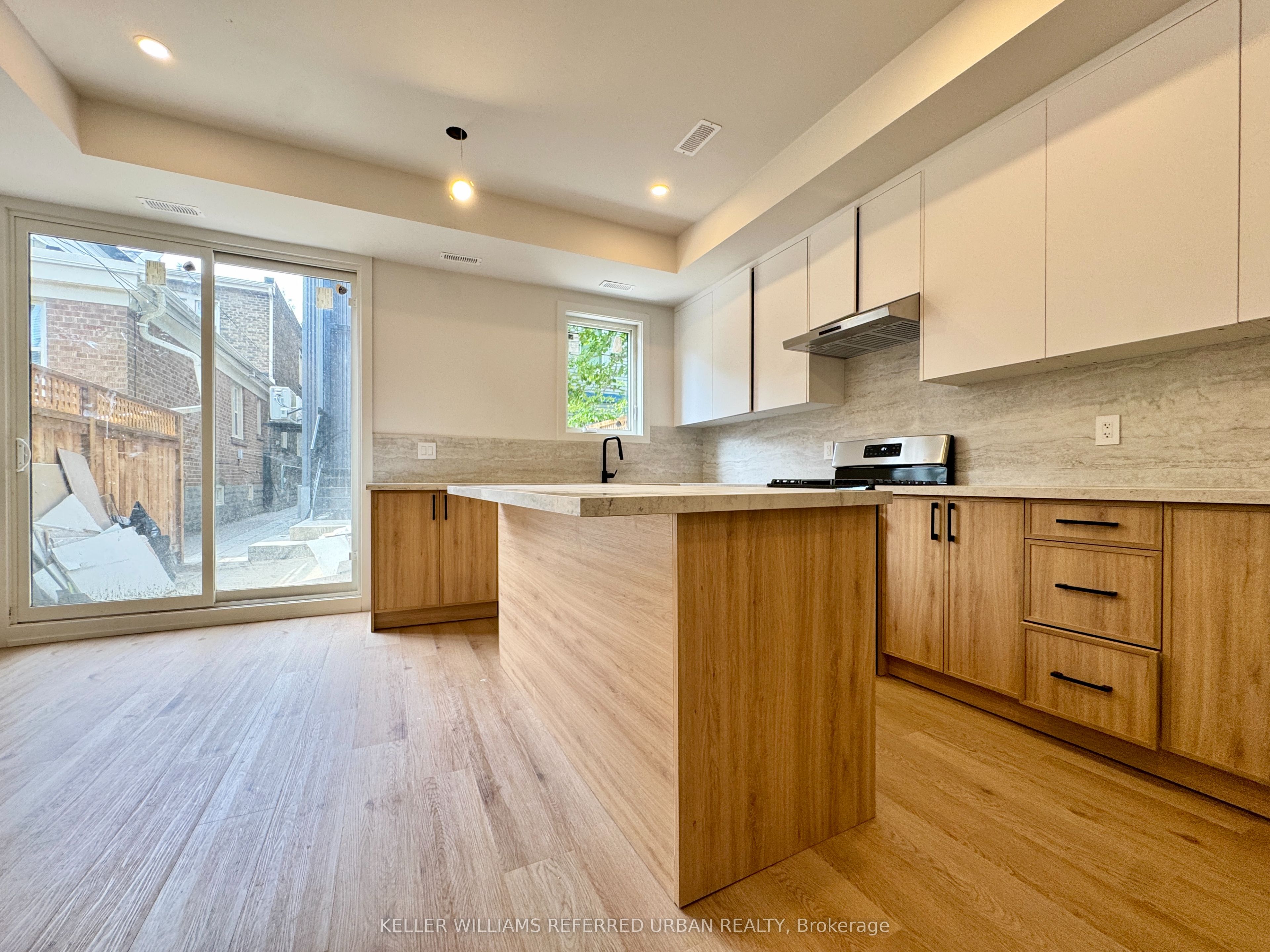 269 Brunswick Avenue Laneway, Toronto, ON M5S 2M6 photo 2