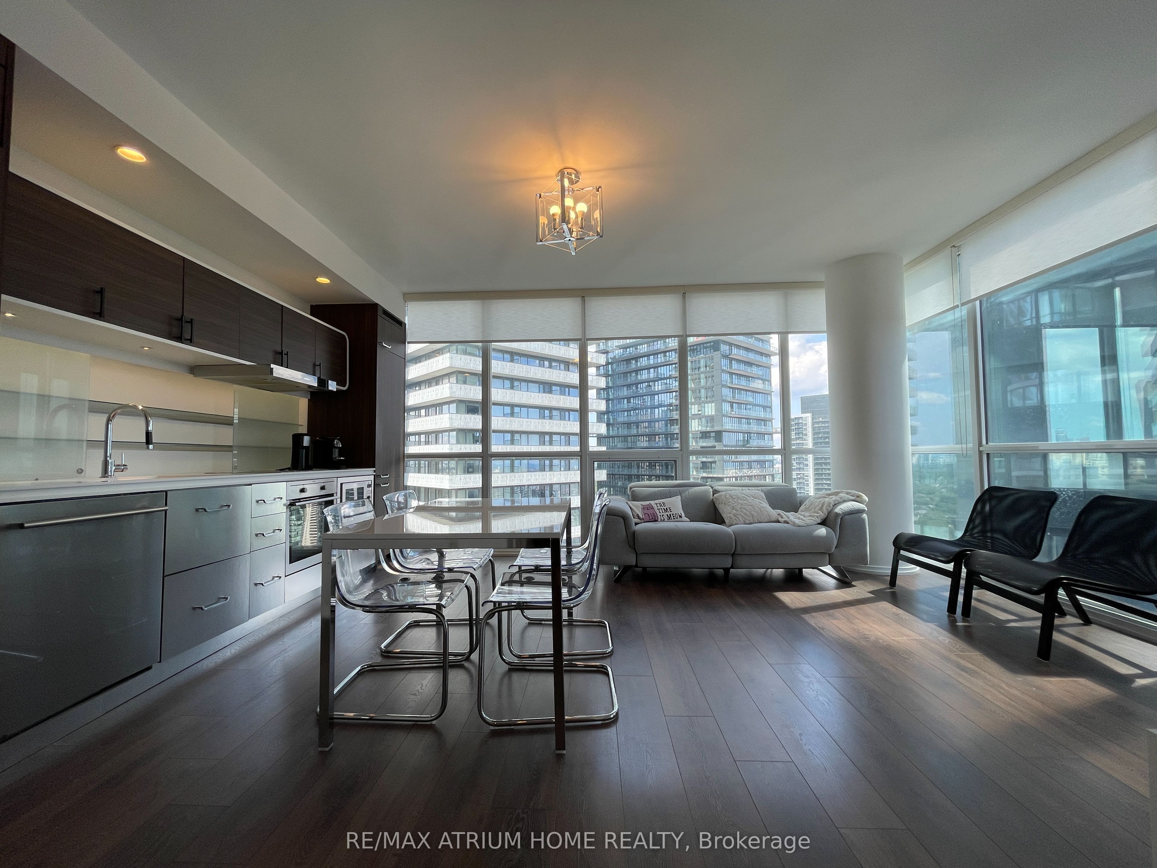 45 Charles Street E 3910, Toronto, ON M4Y 1S2