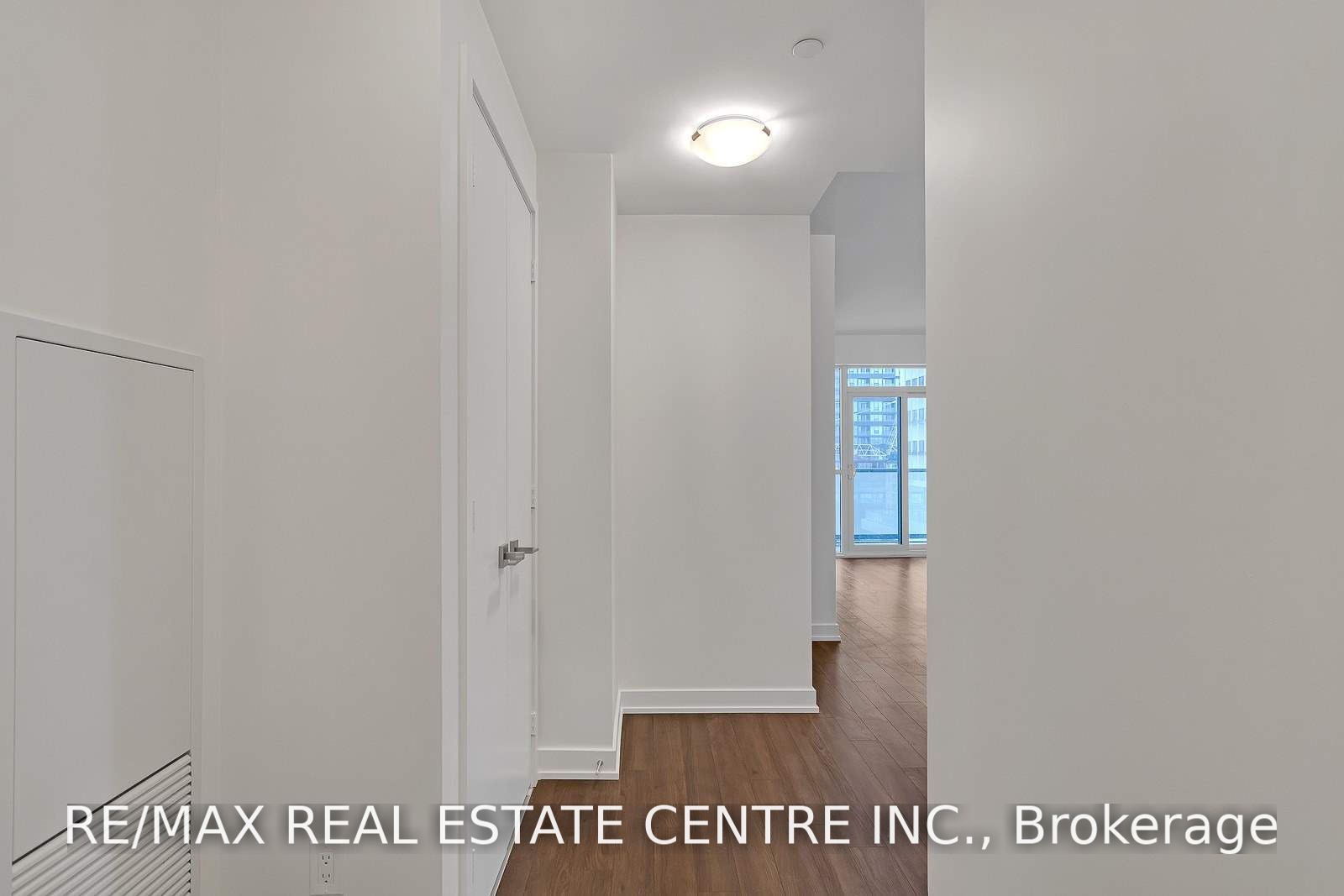 30 Ordnance Street 706, Toronto, ON M6K 0B3 photo 2