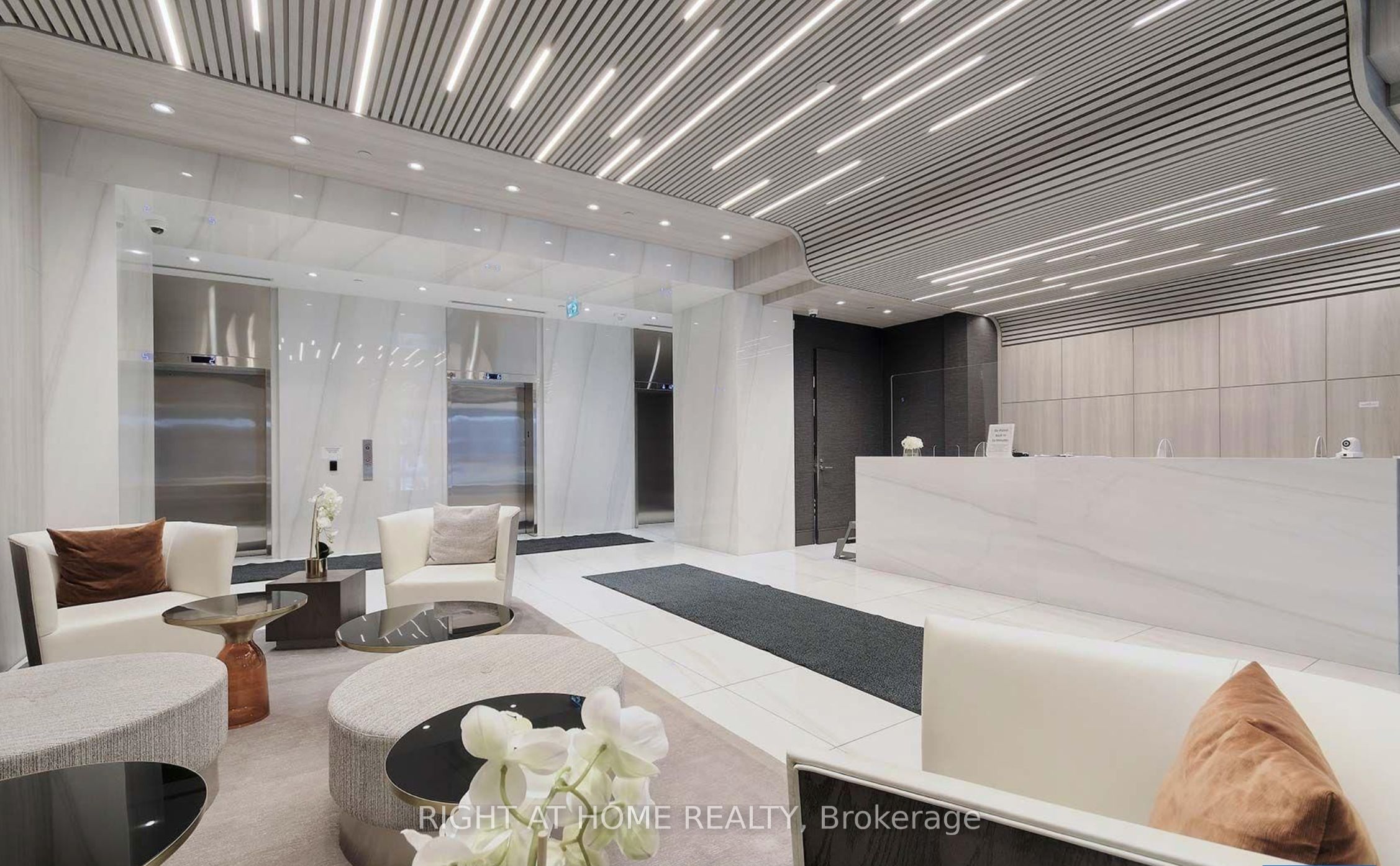 75 Canterbury Place 1612, Toronto, ON M2N 0L2 photo 4