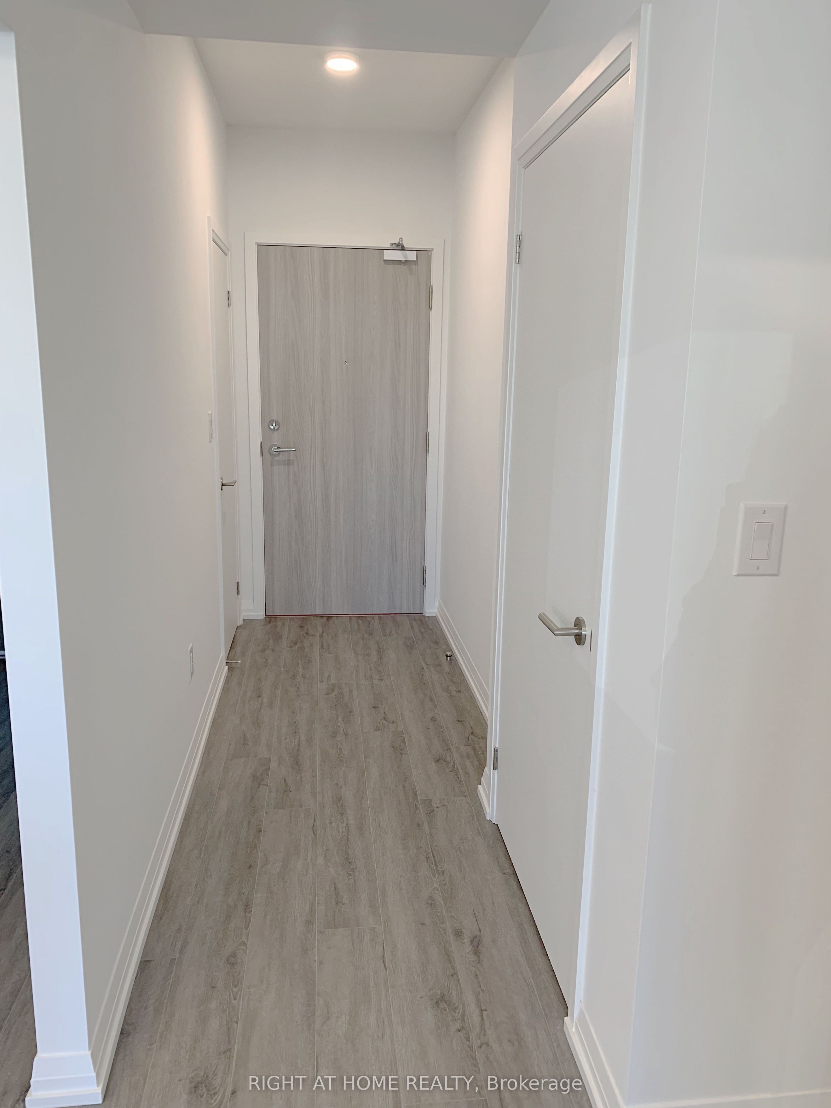 75 Canterbury Place 1612, Toronto, ON M2N 0L2 photo 5