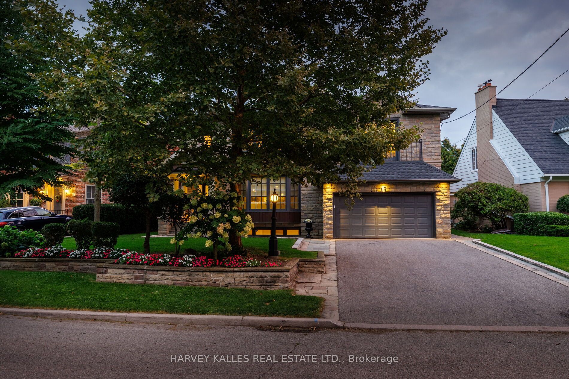 15 Moorehill Drive, Toronto, ON M4G 1A3 photo 3