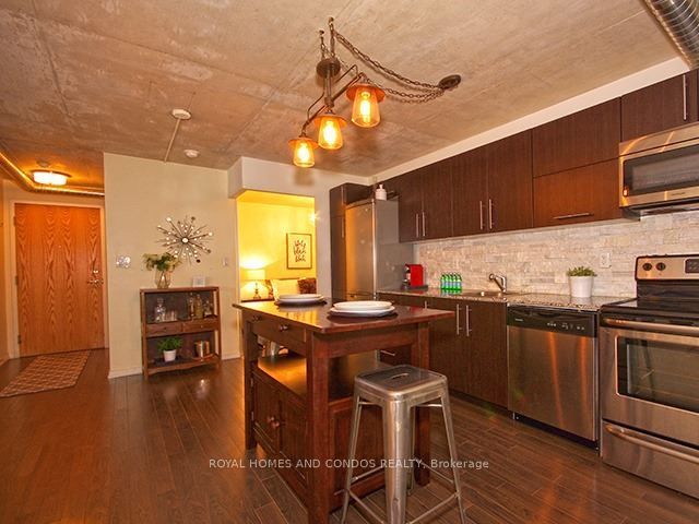 170 Sudbury Street 207, Toronto, ON M6J 0A1 photo 2