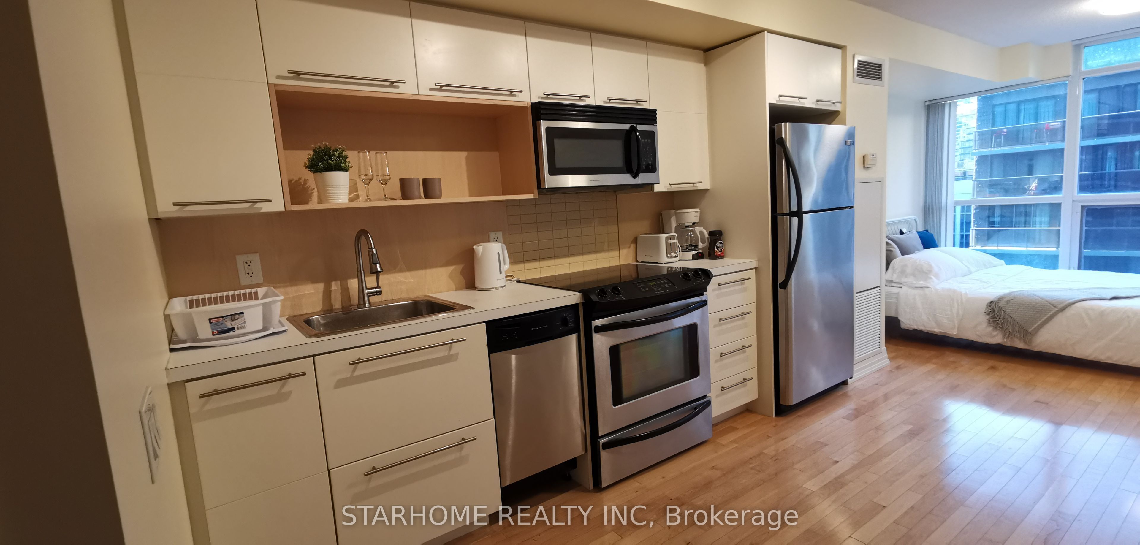 25 Carlton Street 1509, Toronto, ON M5B 1L4 photo 5