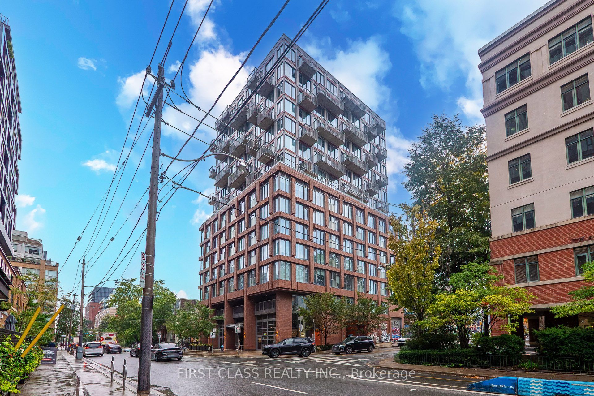 2 Augusta Avenue 702, Toronto, ON M5V 0T3