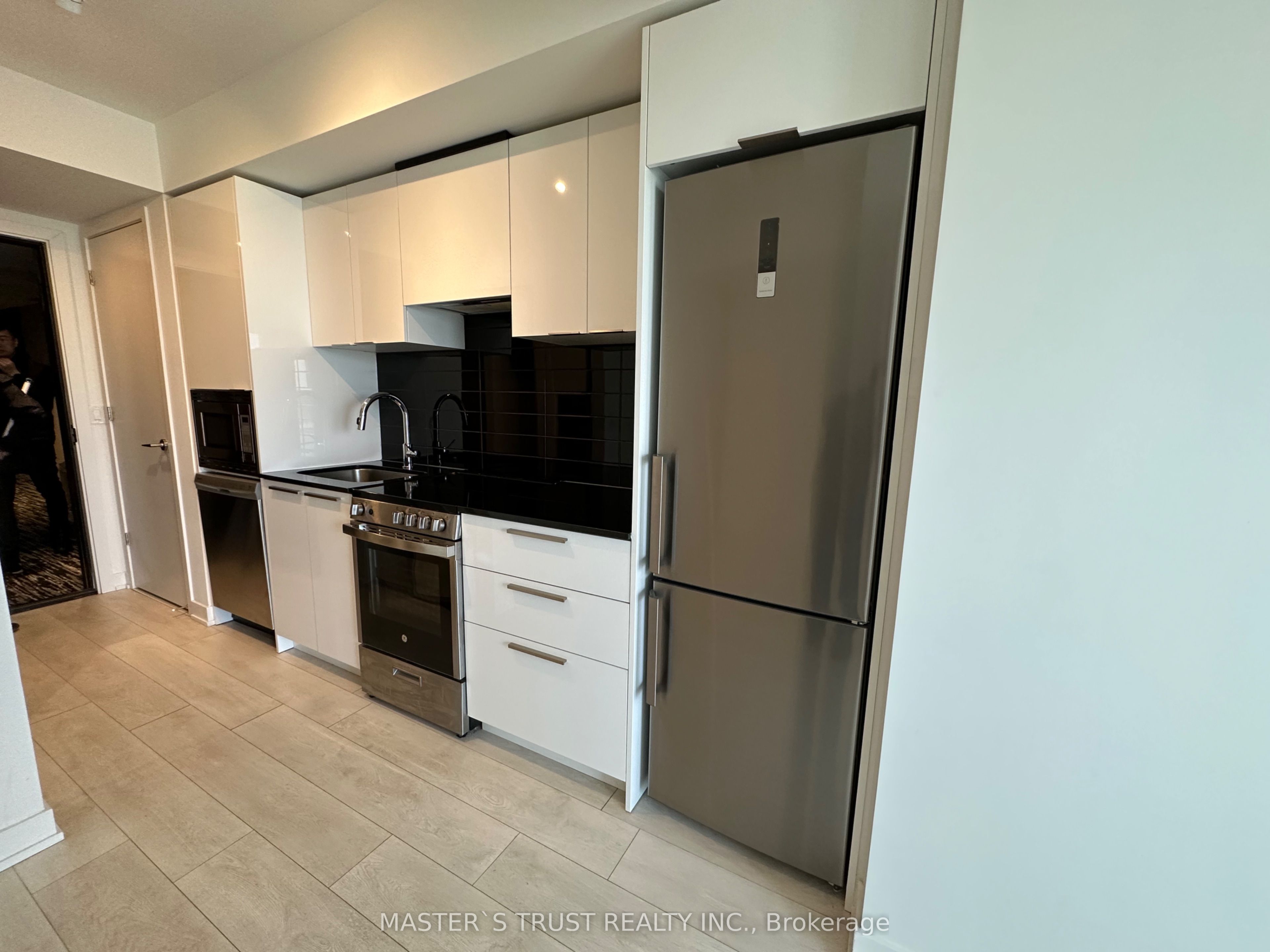 501 Yonge Street 4704, Toronto, ON M4Y 1Y4 photo 5