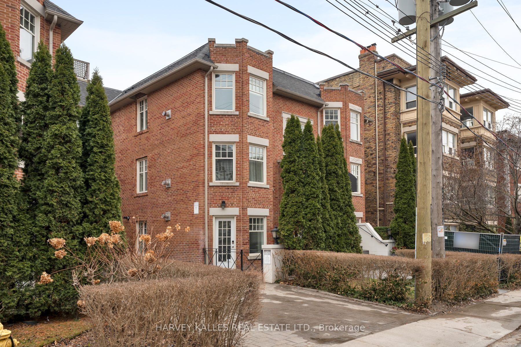 319 Lonsdale Road N 2D, Toronto, ON M4X 1X3 photo 2