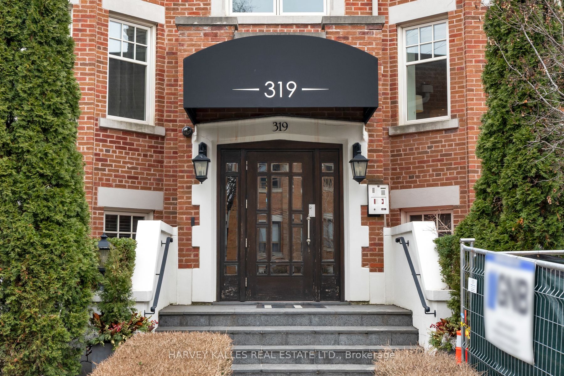 319 Lonsdale Road N 2D, Toronto, ON M4X 1X3 photo 3